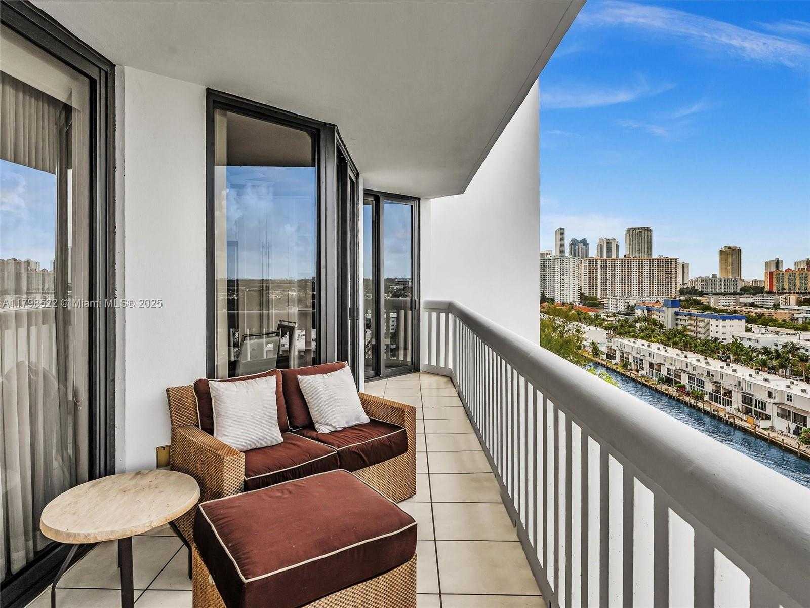 Small Image of 2000 ISLAND BLVD #1203, Aventura Number 14