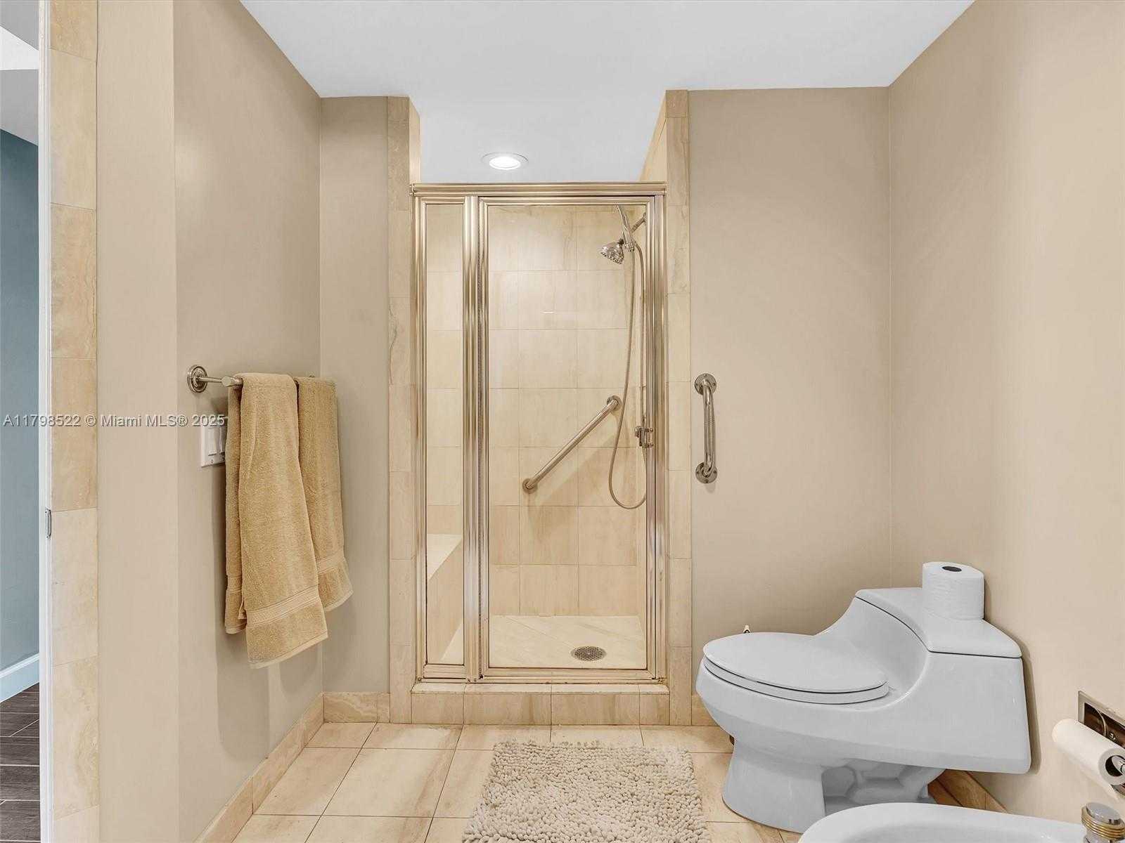 Small Image of 2000 ISLAND BLVD #1203, Aventura Number 20