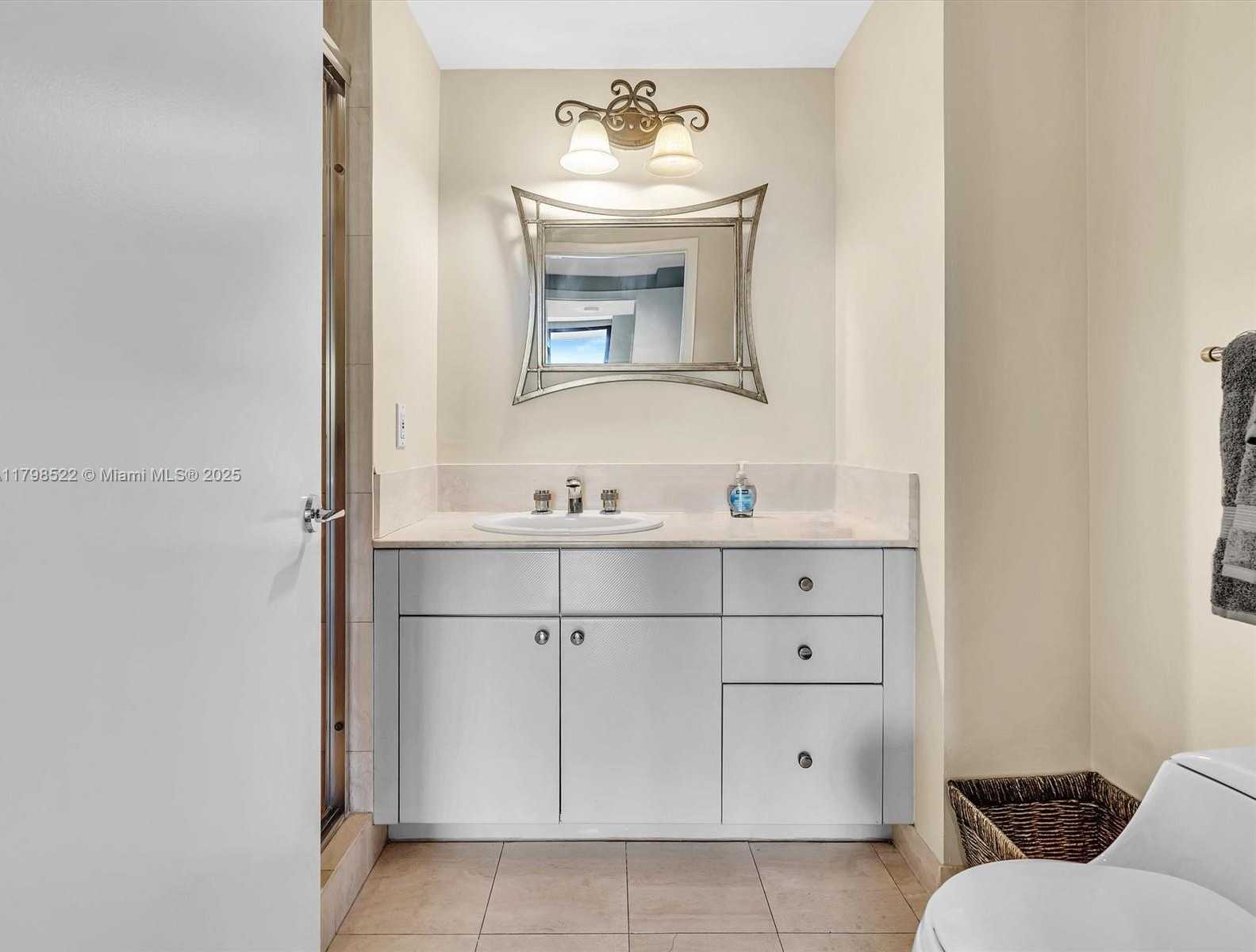 Small Image of 2000 ISLAND BLVD #1203, Aventura Number 24