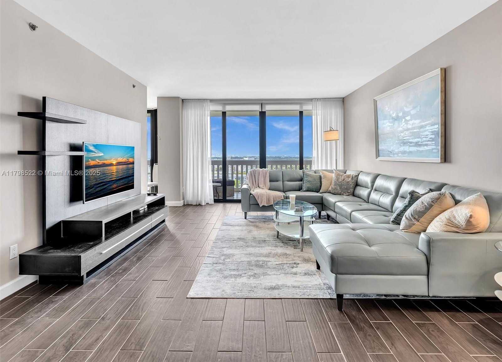 Small Image of 2000 ISLAND BLVD #1203, Aventura Number 3
