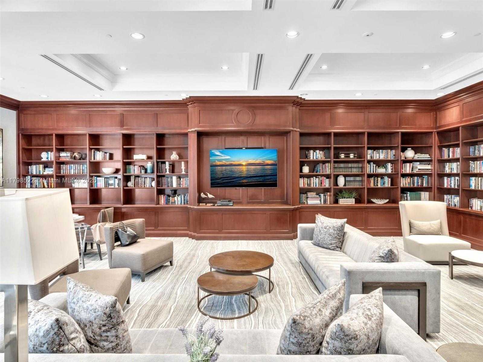 Small Image of 2000 ISLAND BLVD #1203, Aventura Number 30