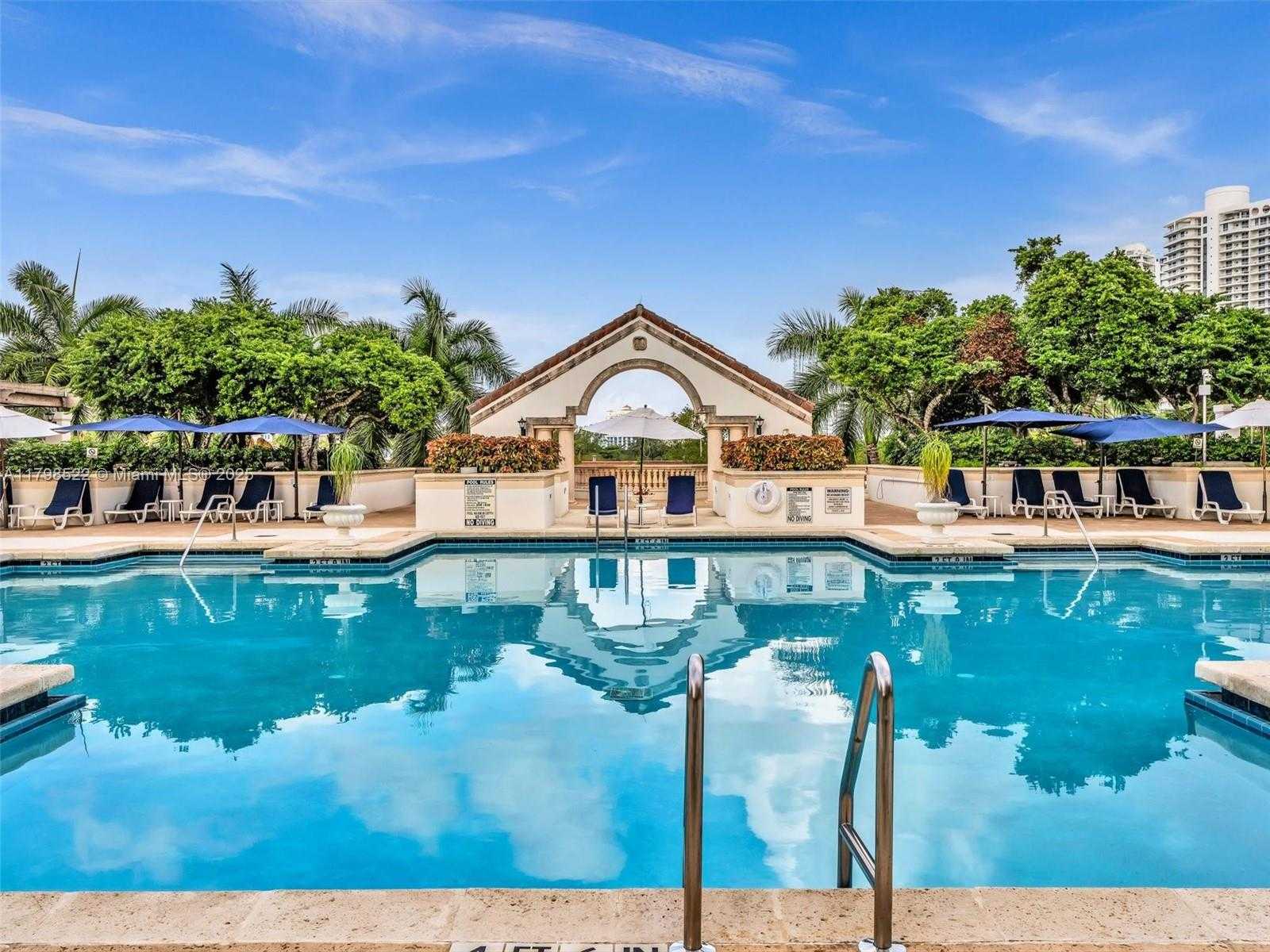 Small Image of 2000 ISLAND BLVD #1203, Aventura Number 37