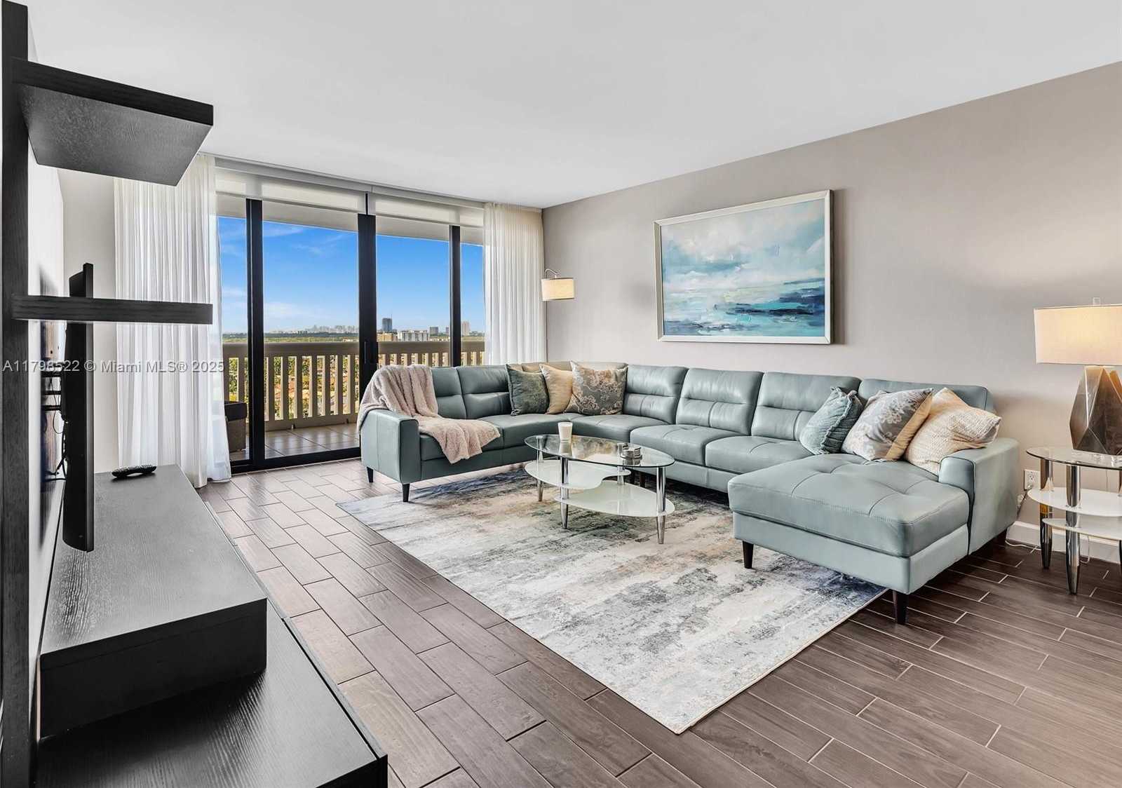 Small Image of 2000 ISLAND BLVD #1203, Aventura Number 4