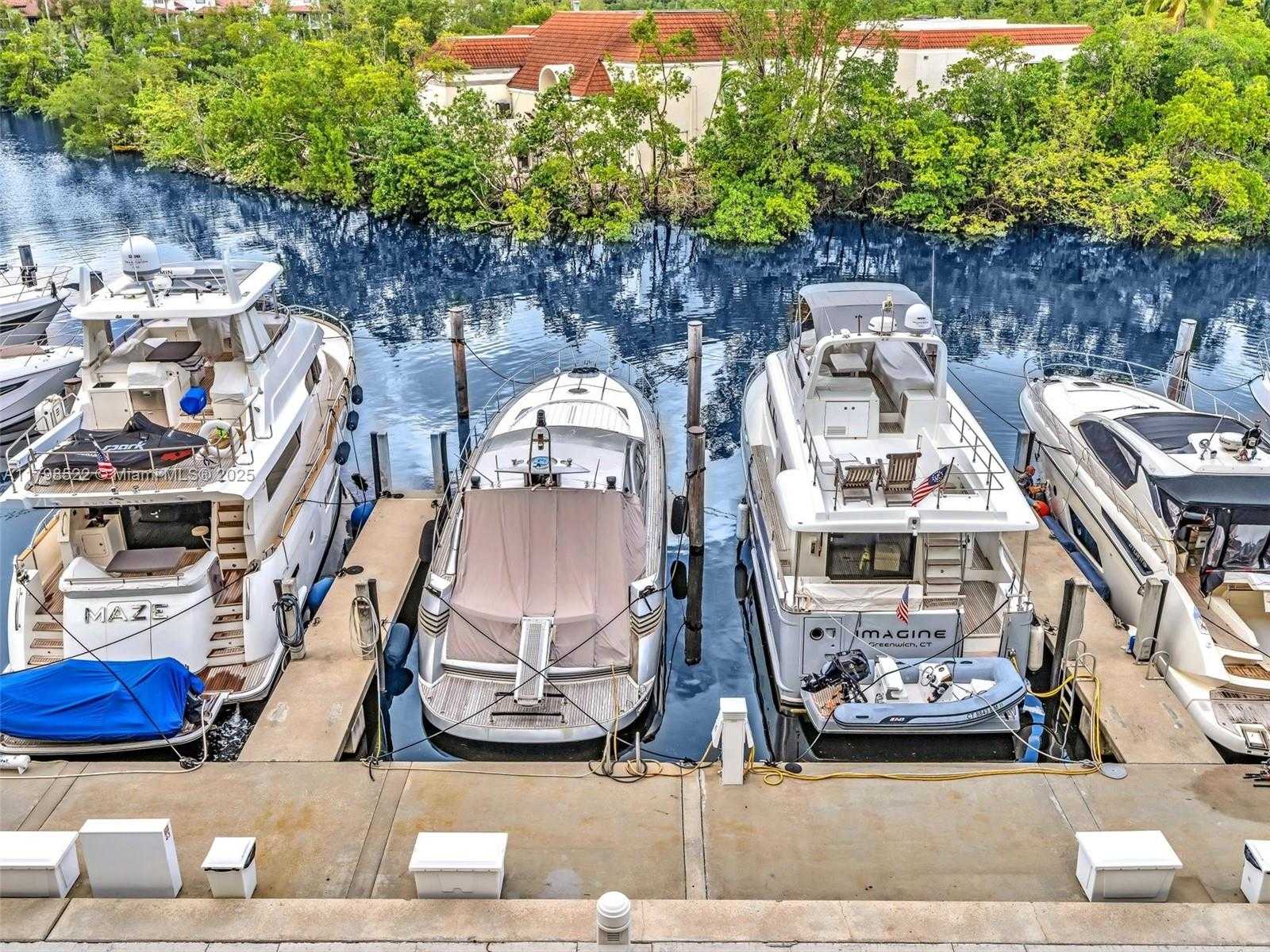 Small Image of 2000 ISLAND BLVD #1203, Aventura Number 40