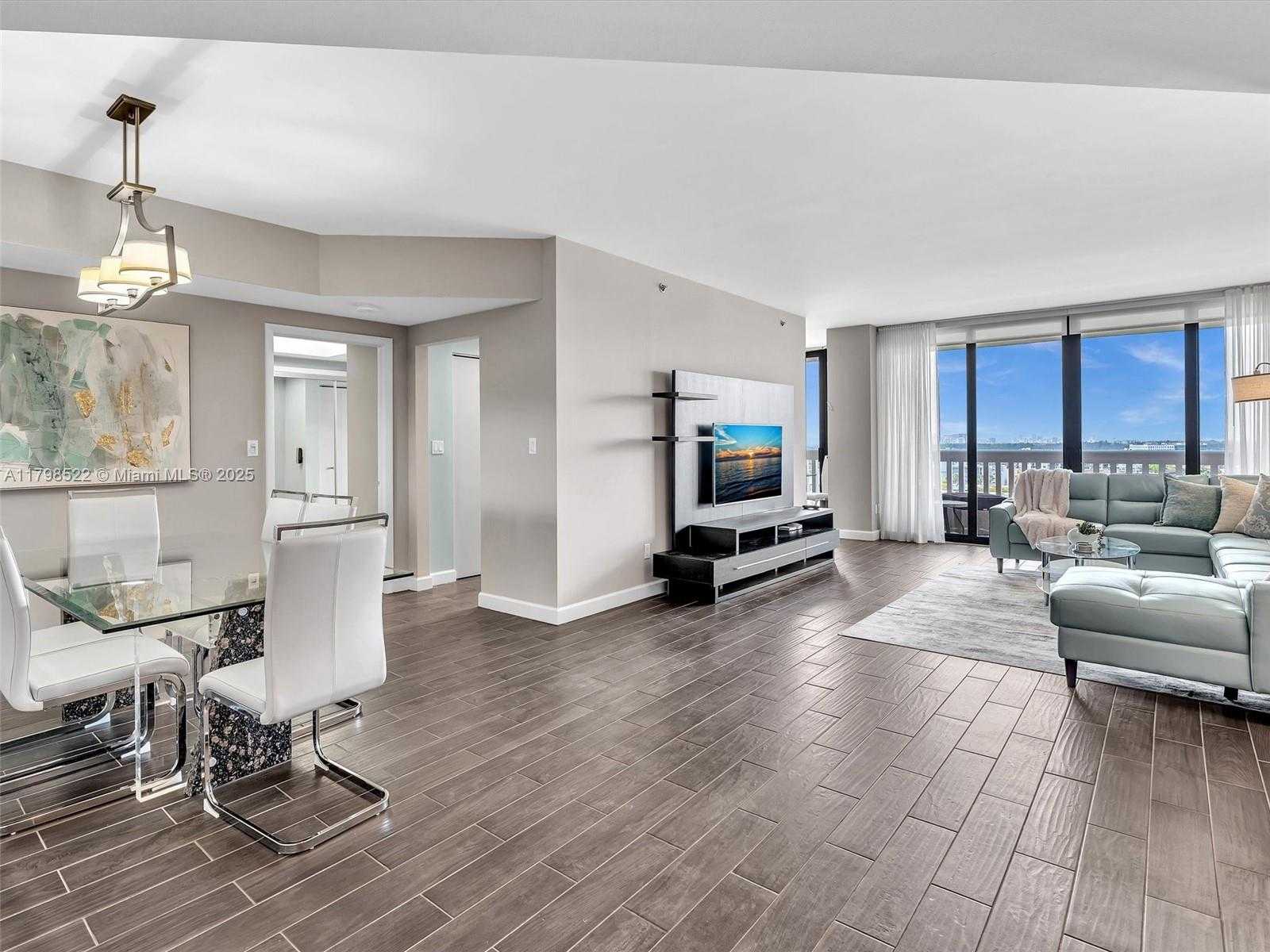 Small Image of 2000 ISLAND BLVD #1203, Aventura Number 5