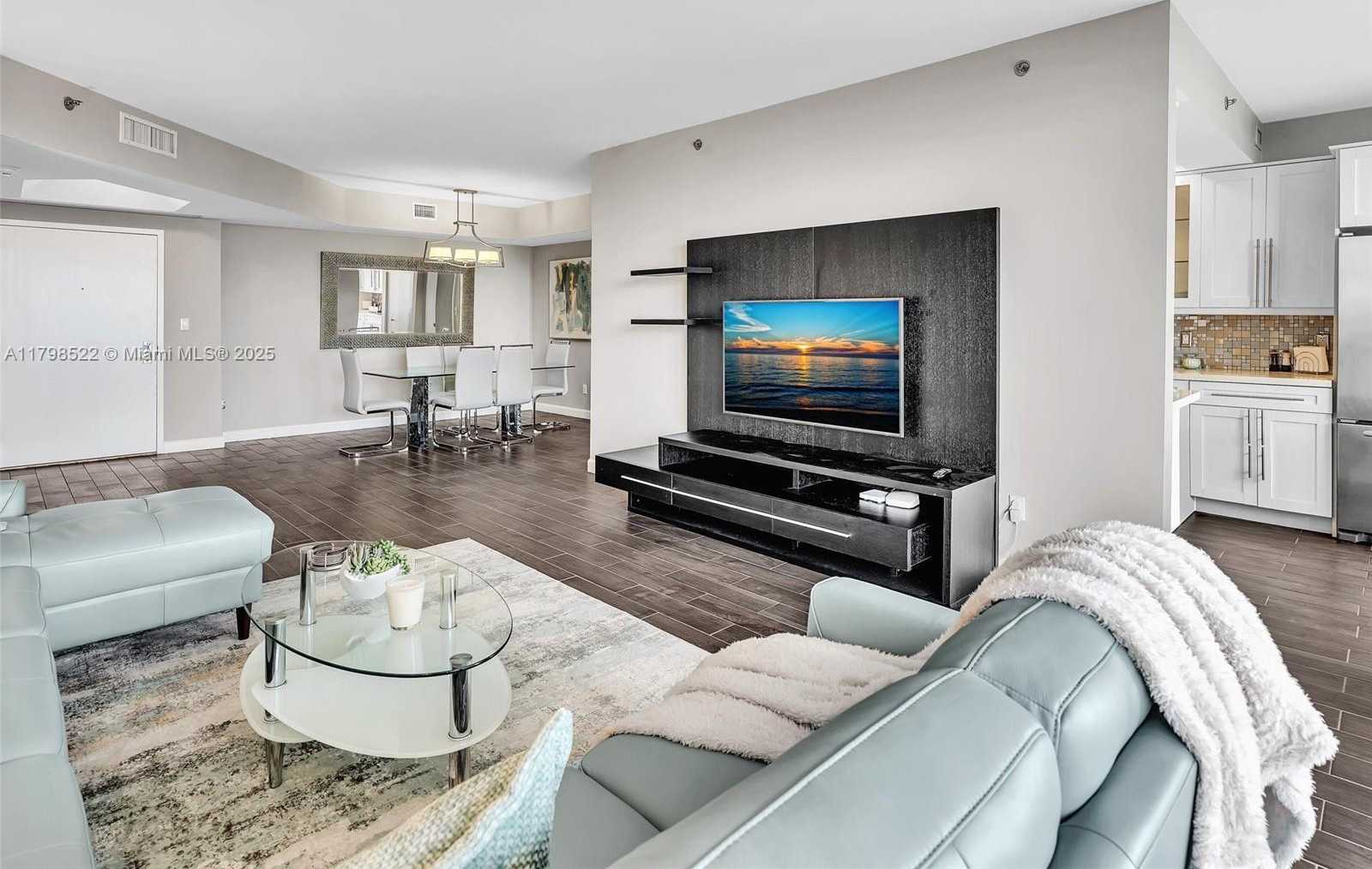 Small Image of 2000 ISLAND BLVD #1203, Aventura Number 6