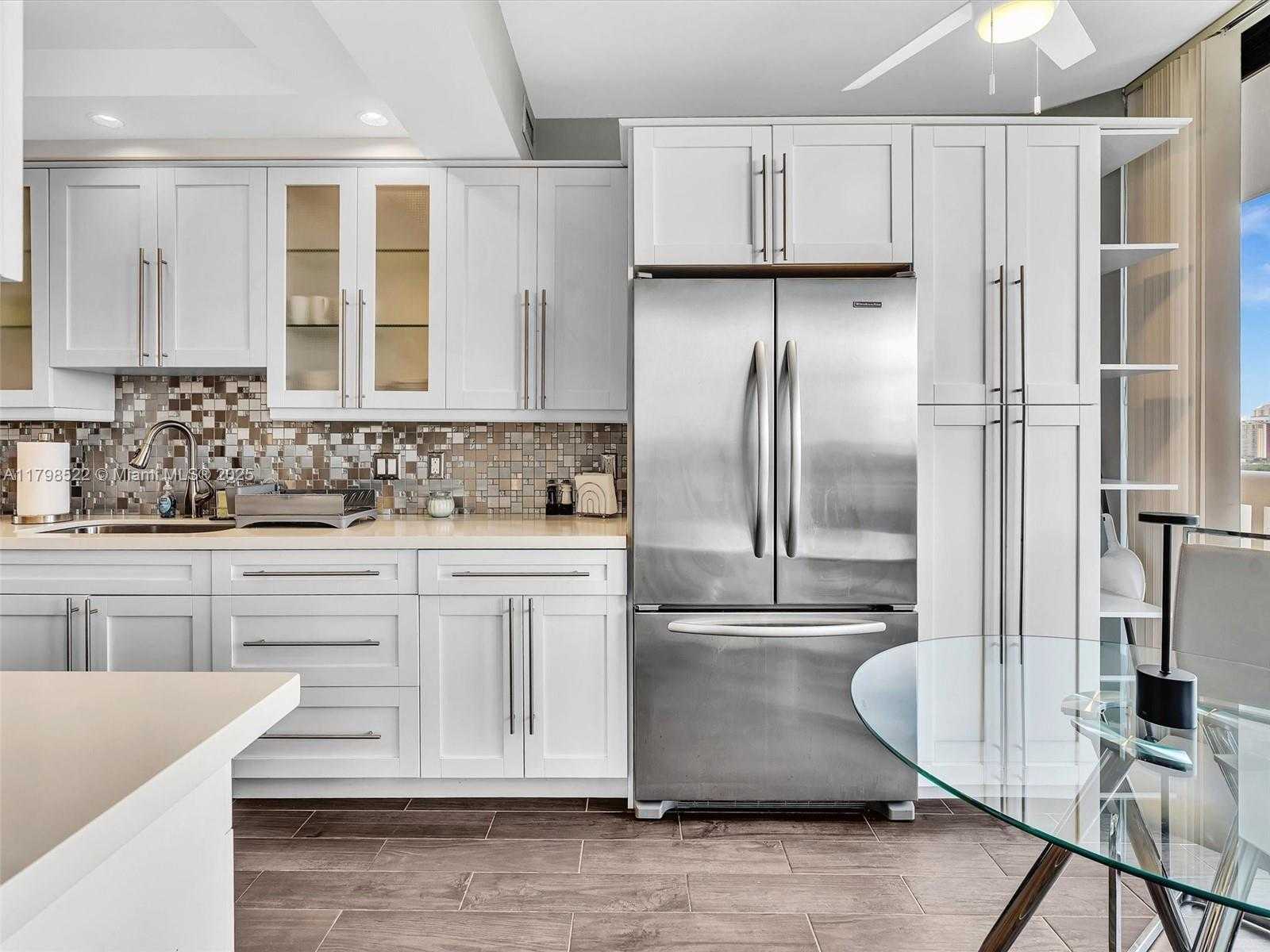 Small Image of 2000 ISLAND BLVD #1203, Aventura Number 9