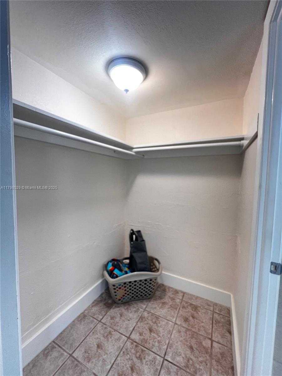 Small Image of 1750 JAMES AVE #10C, Miami Beach Number 11