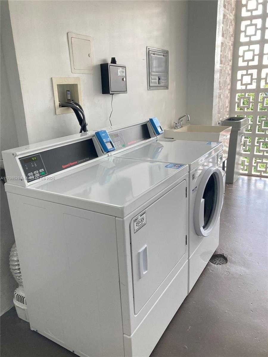 Small Image of 1750 JAMES AVE #10C, Miami Beach Number 15