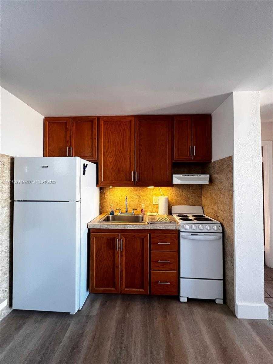 Small Image of 1750 JAMES AVE #10C, Miami Beach Number 2