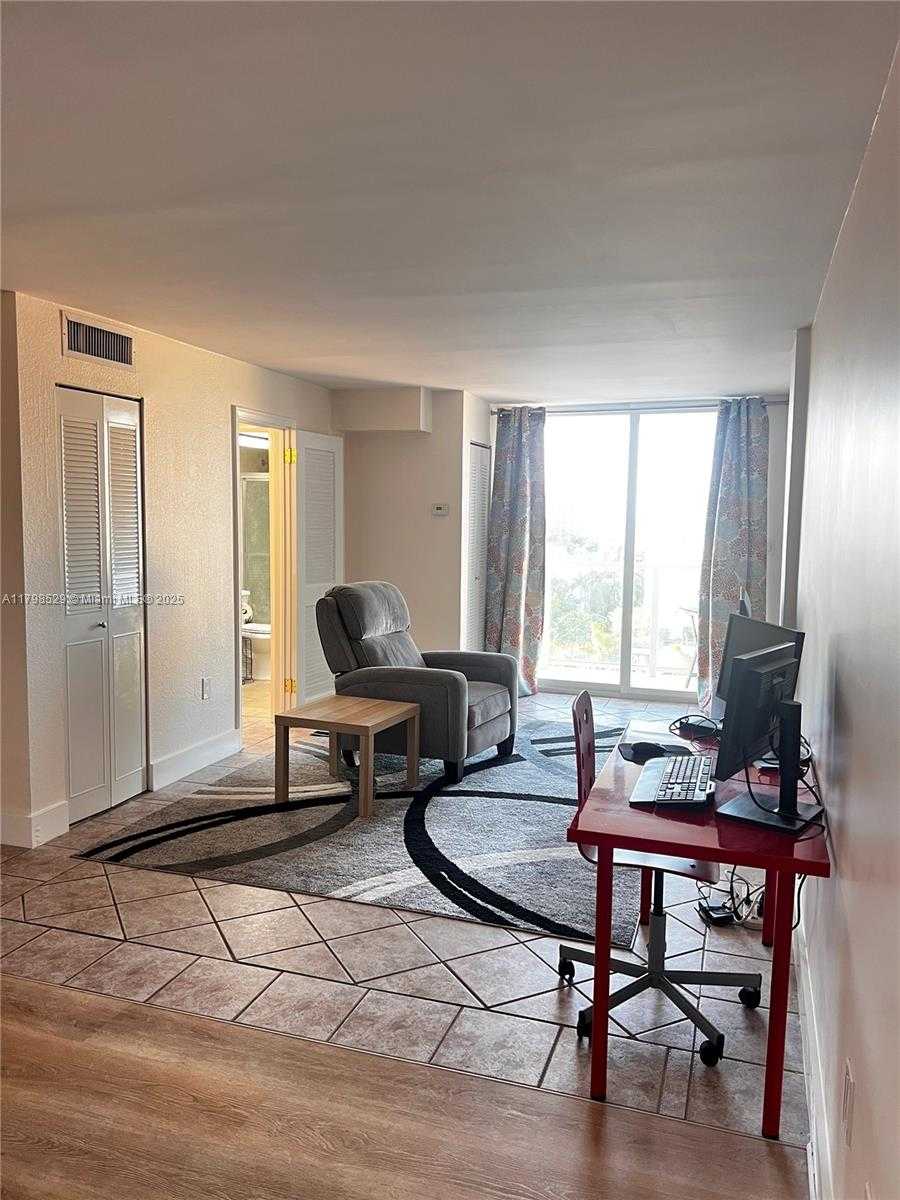 Small Image of 1750 JAMES AVE #10C, Miami Beach Number 3