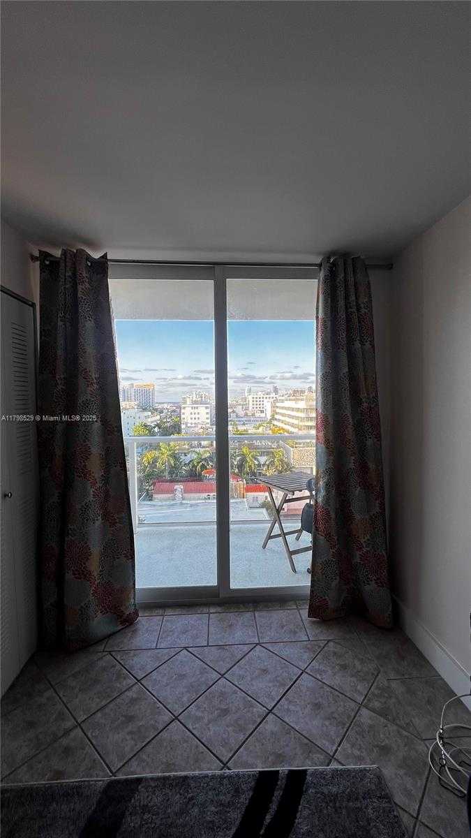 Small Image of 1750 JAMES AVE #10C, Miami Beach Number 6