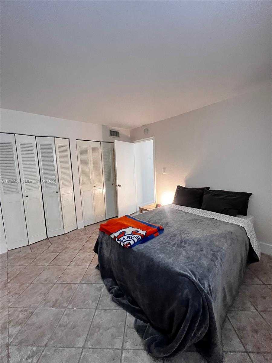 Small Image of 1750 JAMES AVE #10C, Miami Beach Number 7