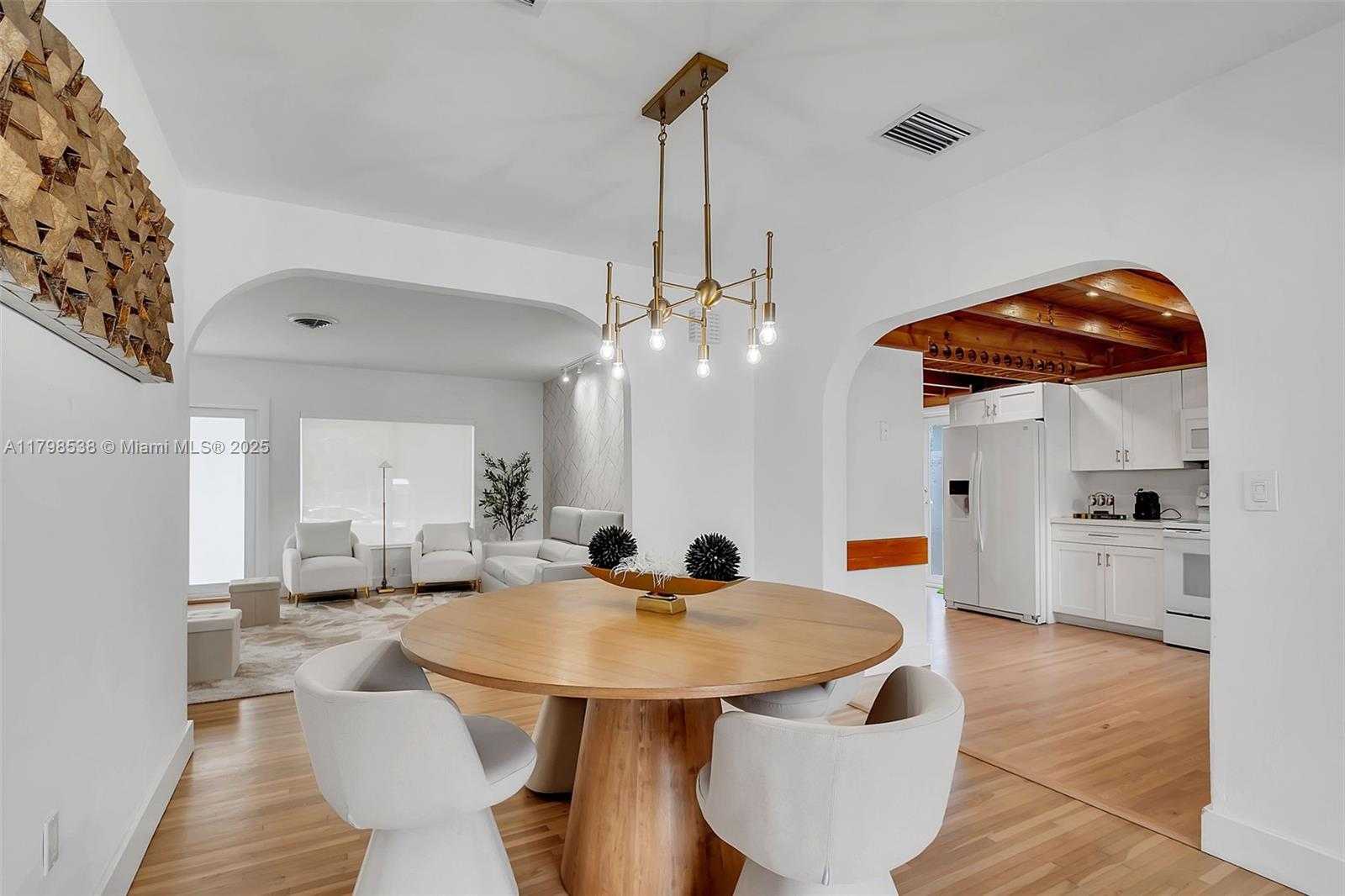 Small Image of 301 SOUTH WEST 30TH CT, Miami Number 13