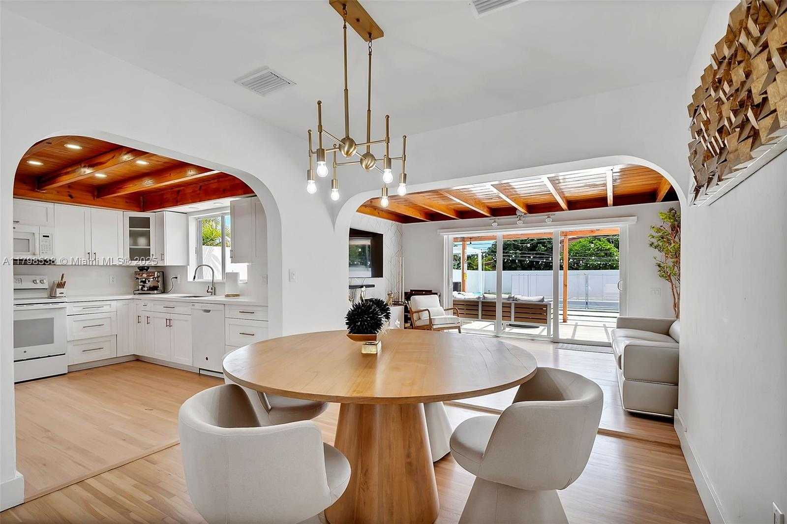 Small Image of 301 SOUTH WEST 30TH CT, Miami Number 14