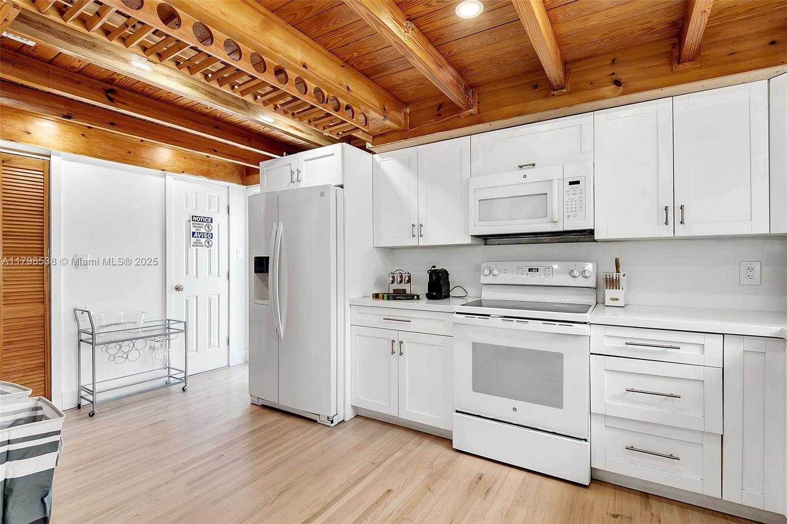 Small Image of 301 SOUTH WEST 30TH CT, Miami Number 19
