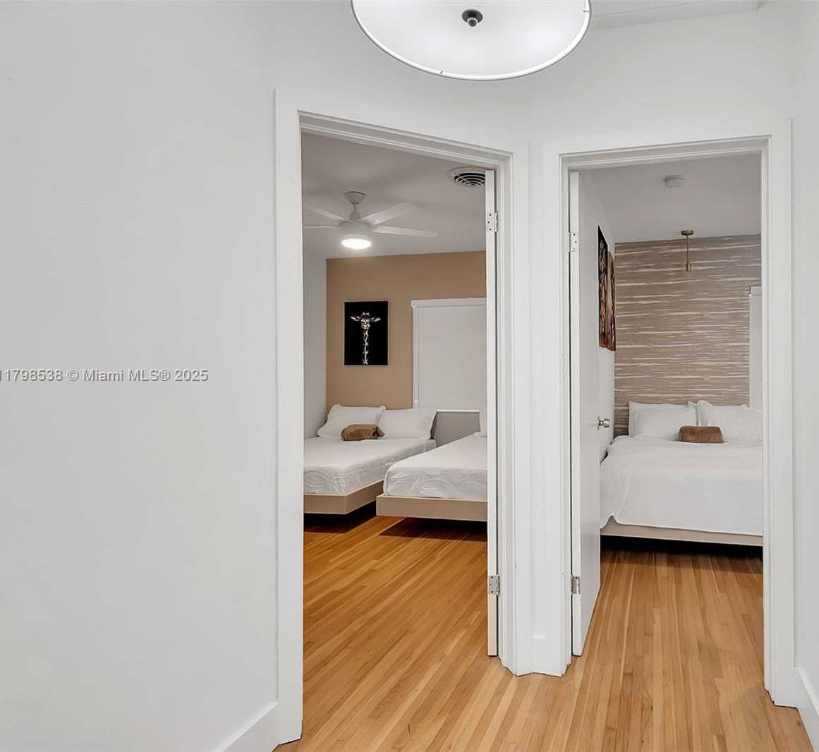 Small Image of 301 SOUTH WEST 30TH CT, Miami Number 21
