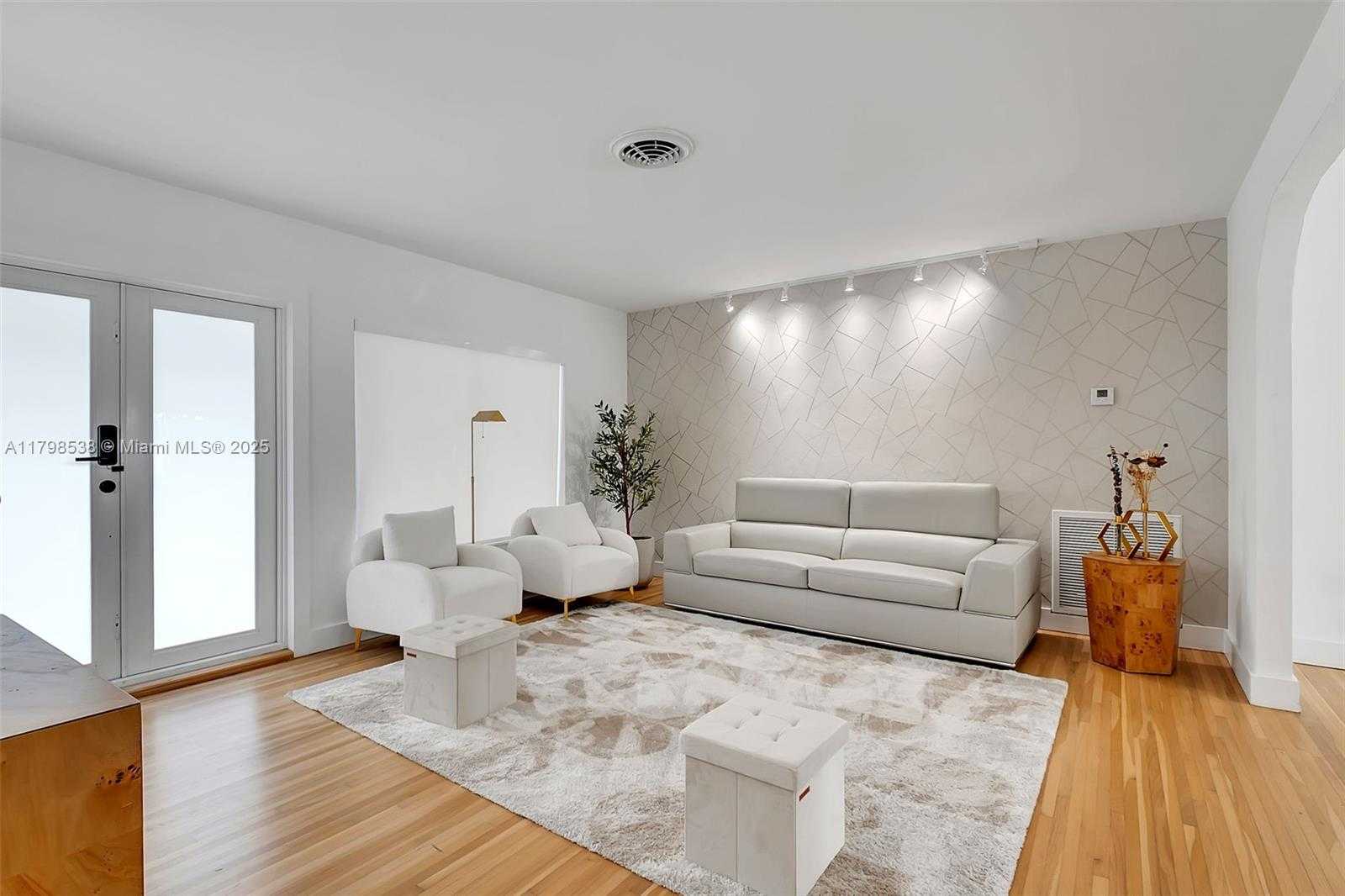 Small Image of 301 SOUTH WEST 30TH CT, Miami Number 22