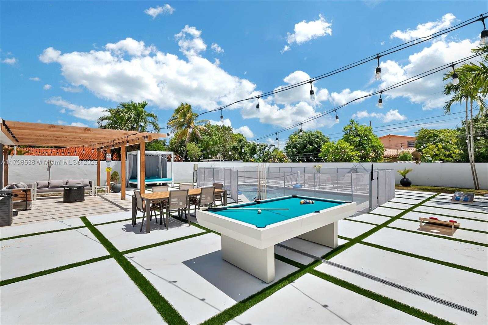 Small Image of 301 SOUTH WEST 30TH CT, Miami Number 29