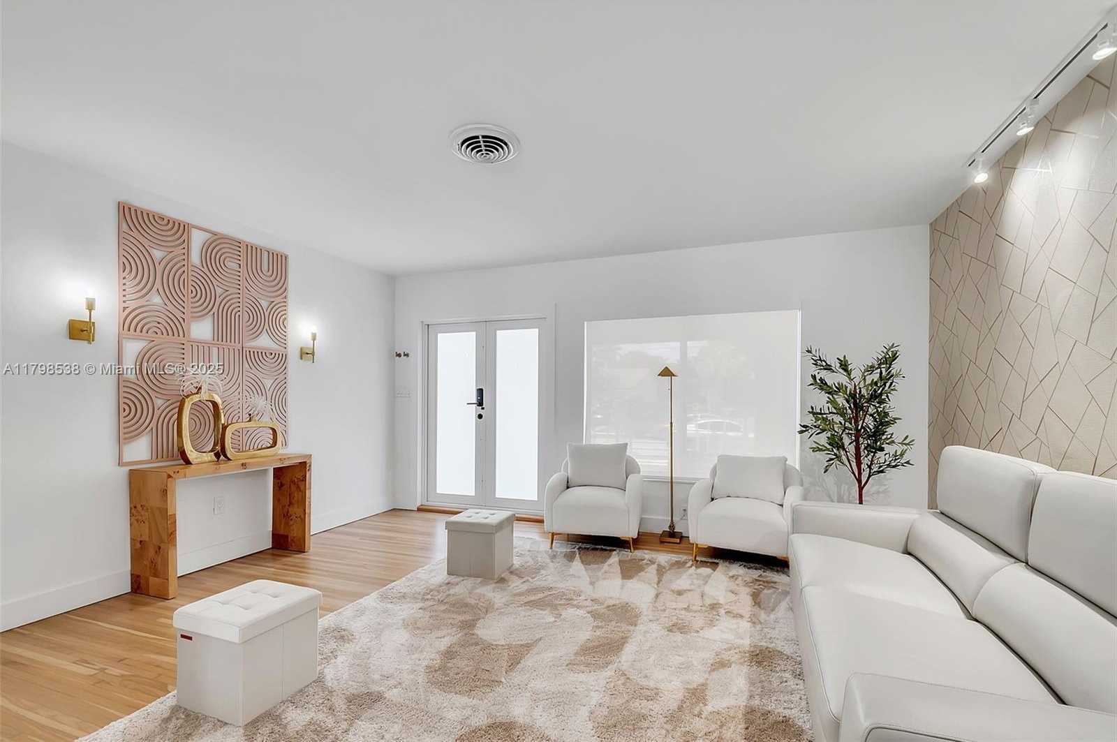 Small Image of 301 SOUTH WEST 30TH CT, Miami Number 4