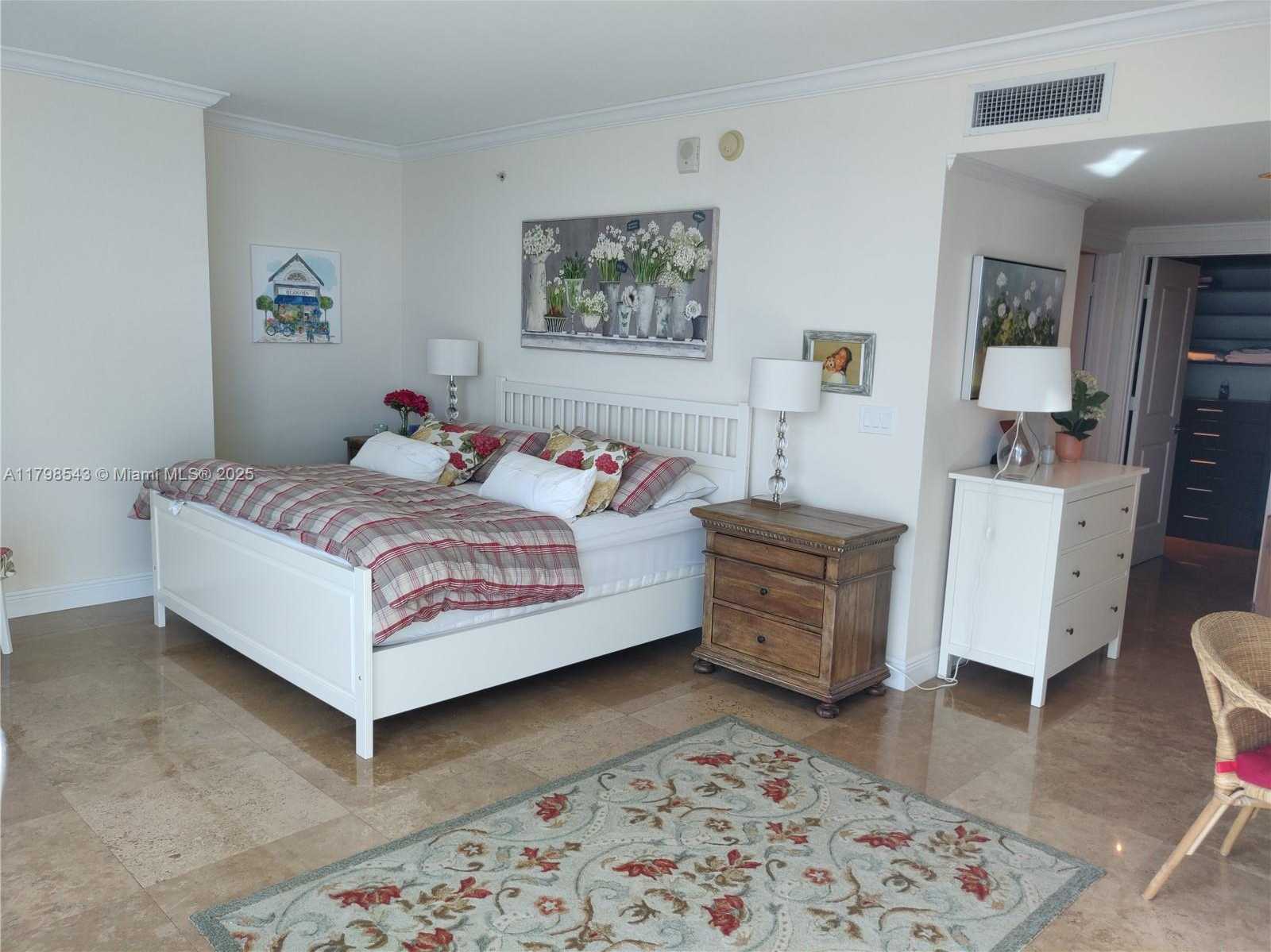 Small Image of 3101 SOUTH OCEAN DR #2206, Hollywood Number 22