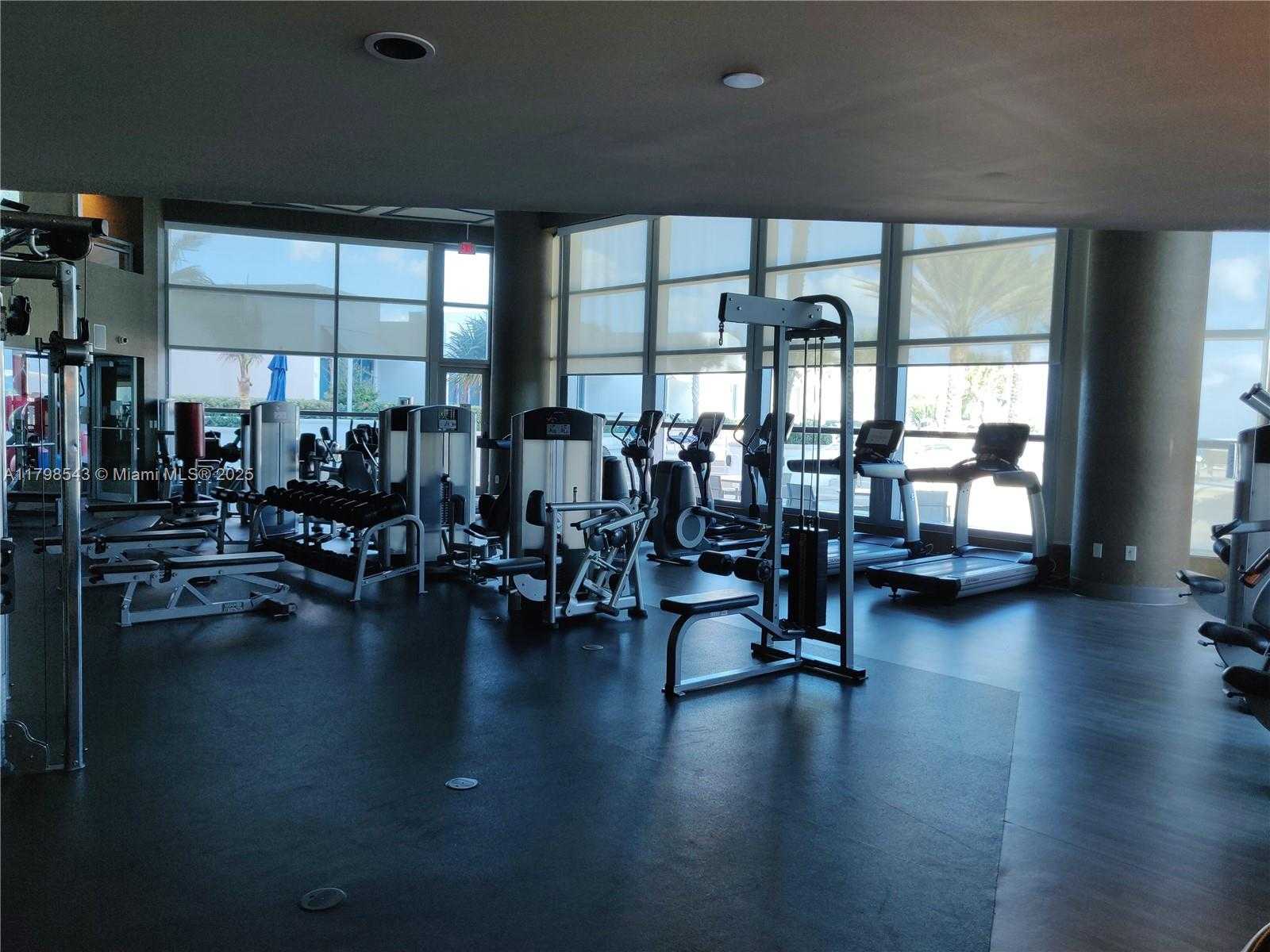 Small Image of 3101 SOUTH OCEAN DR #2206, Hollywood Number 34