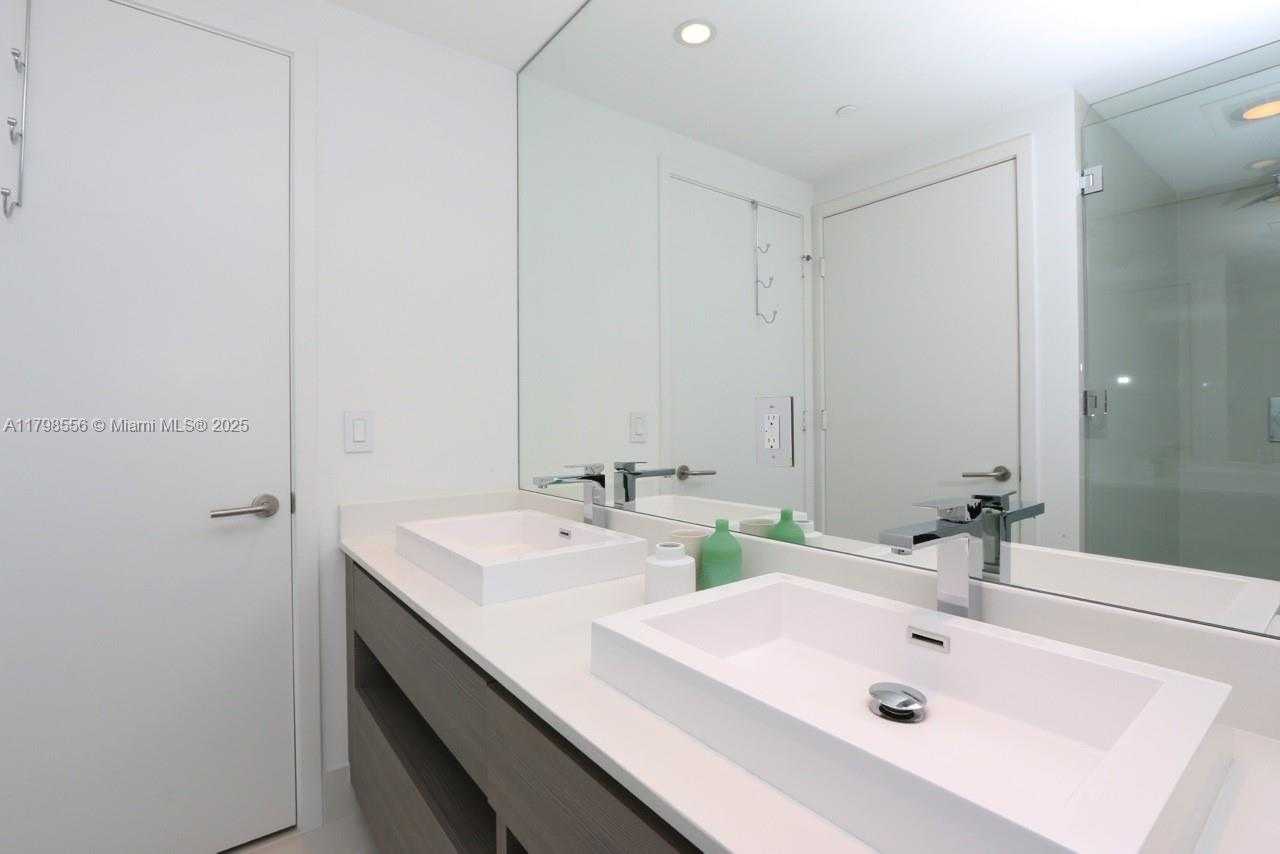 Small Image of 460 NORTH EAST 28TH ST #3007, Miami Number 18