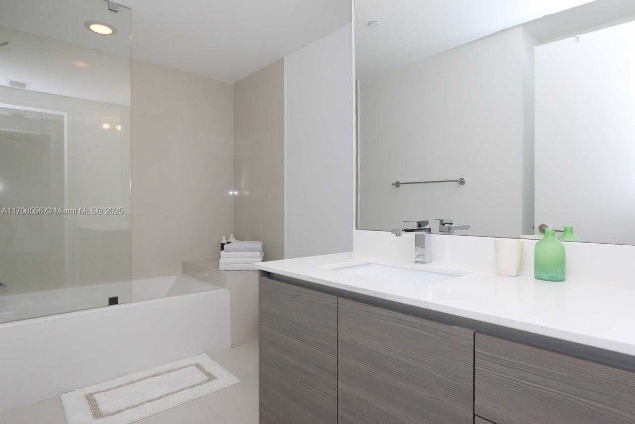 Small Image of 460 NORTH EAST 28TH ST #3007, Miami Number 22