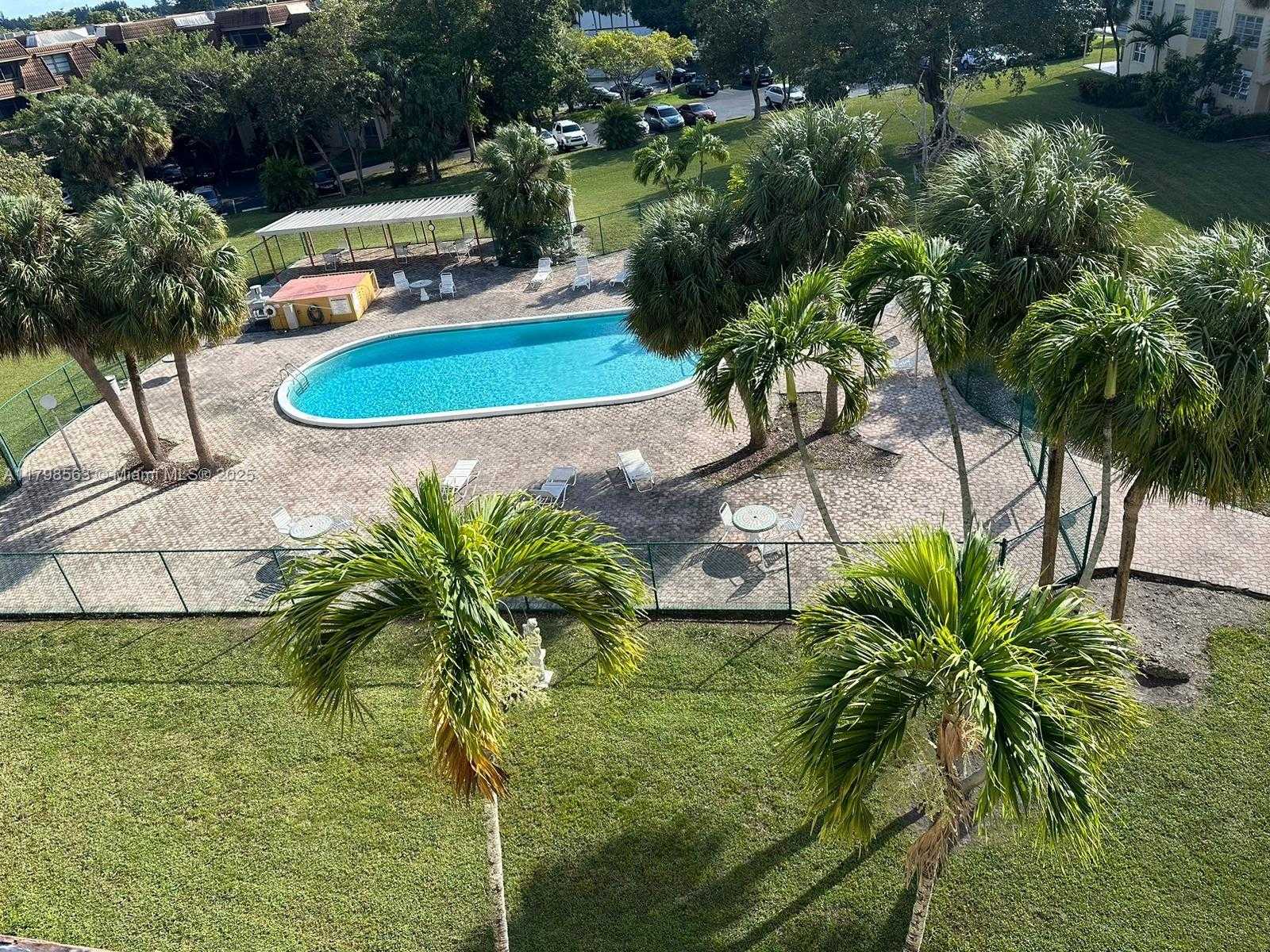 Small Image of 447 195 TH ST #220, North Miami Number 10