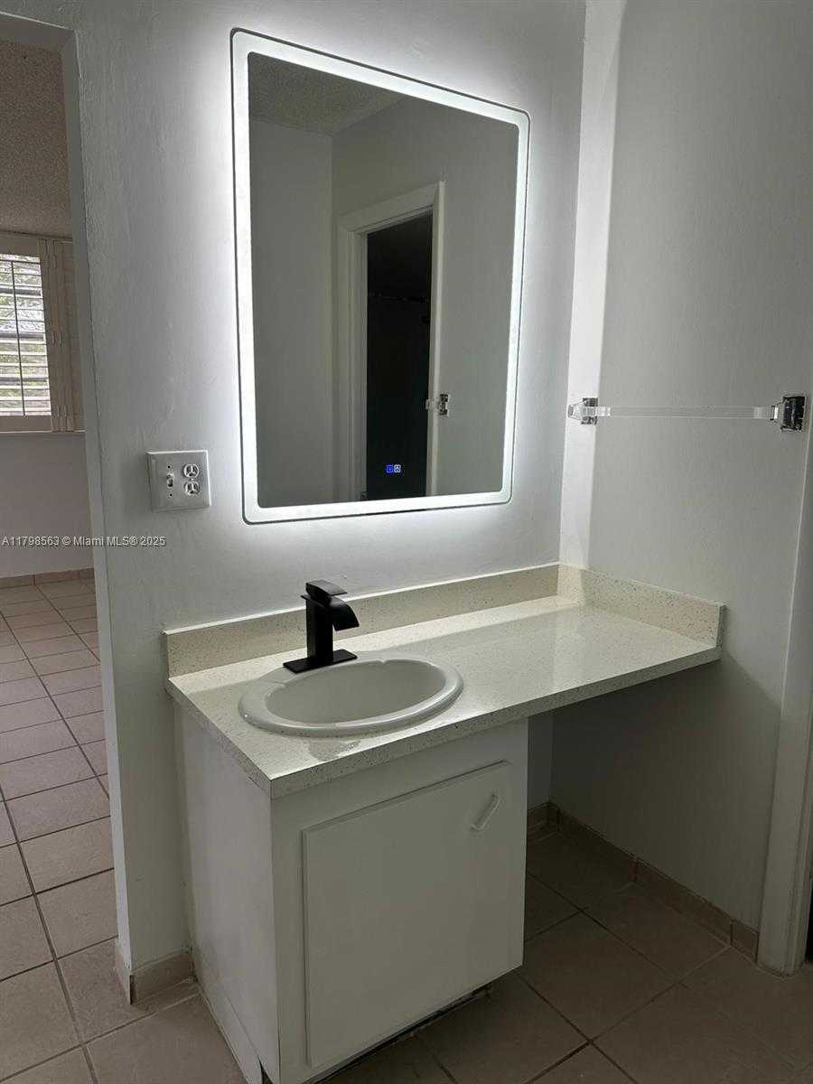 Small Image of 447 195 TH ST #220, North Miami Number 8