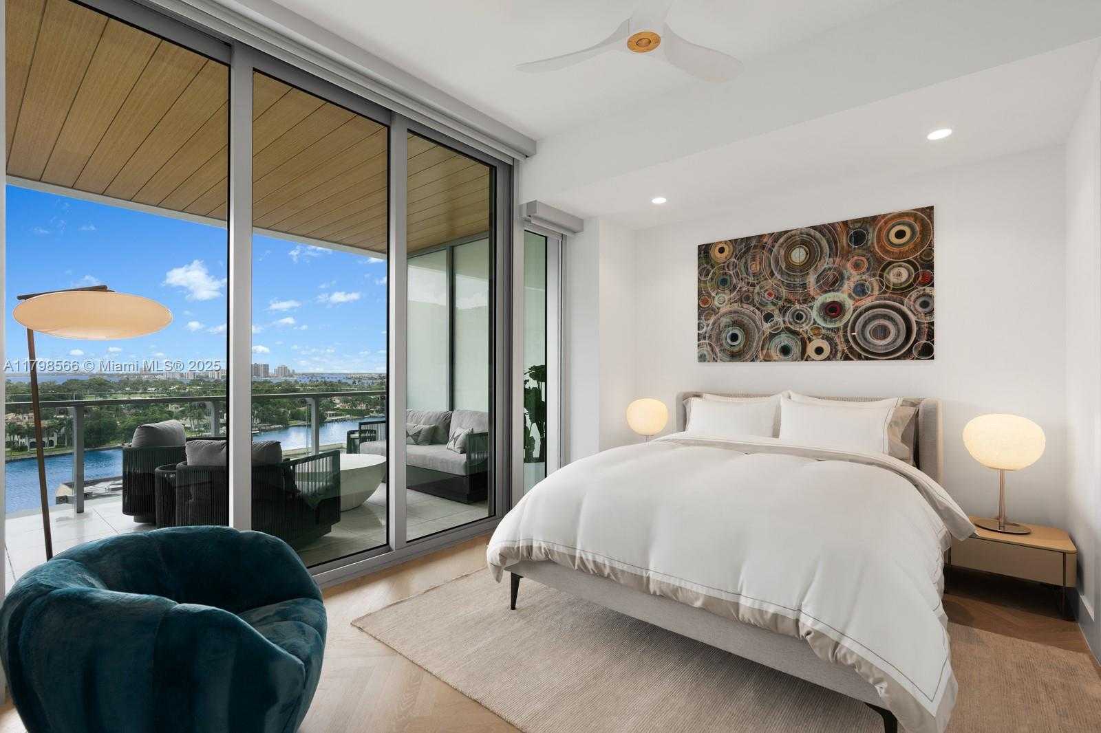 Small Image of 5775 COLLINS AVE #1005, Miami Beach Number 15
