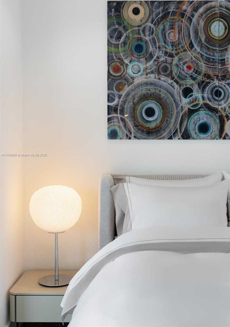 Small Image of 5775 COLLINS AVE #1005, Miami Beach Number 22