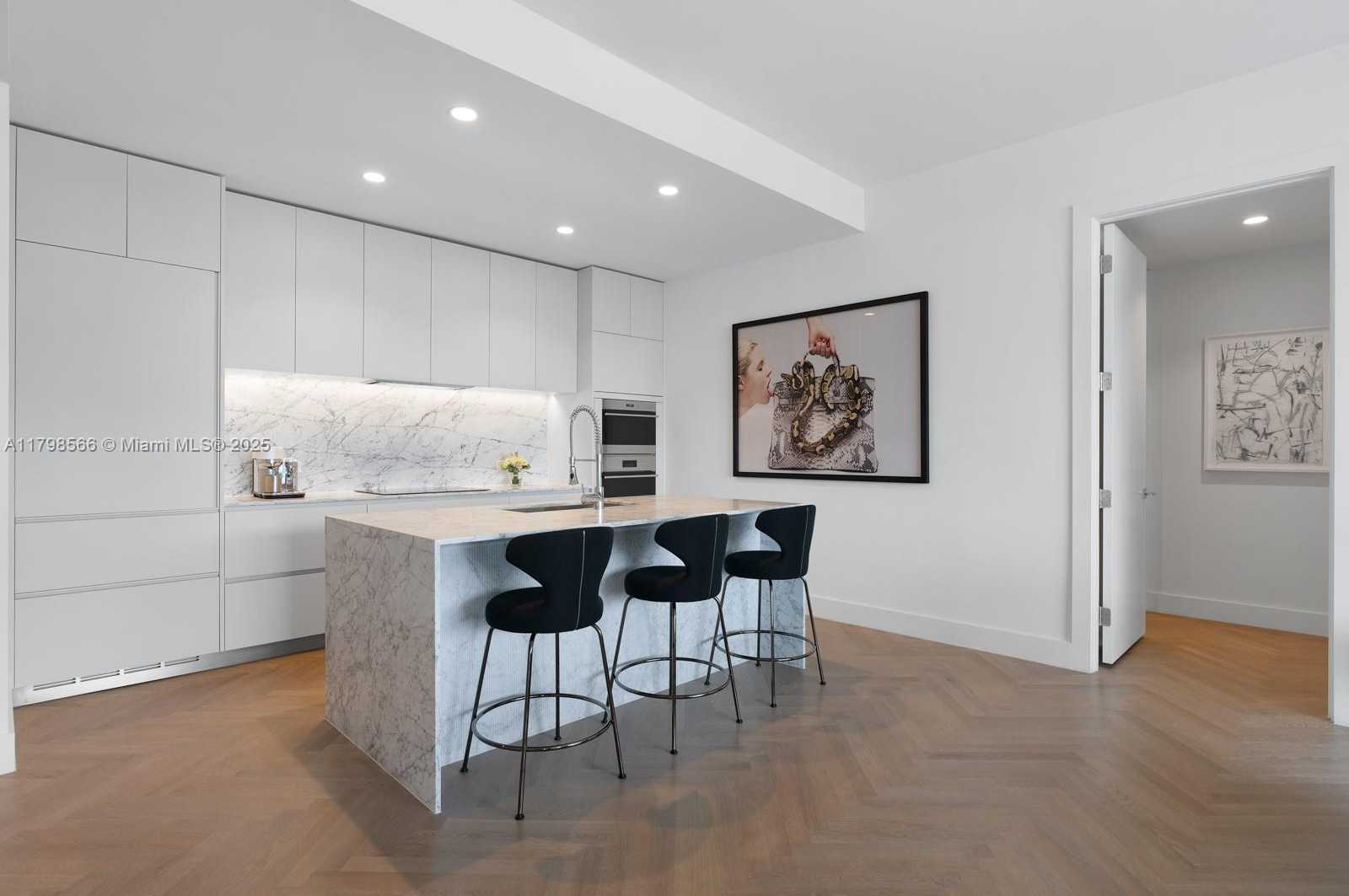 Small Image of 5775 COLLINS AVE #1005, Miami Beach Number 3