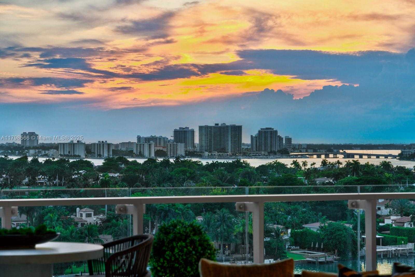 Small Image of 5775 COLLINS AVE #1005, Miami Beach Number 8