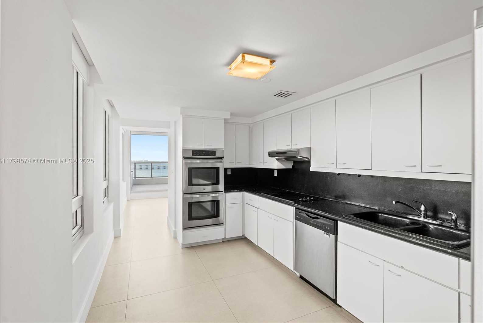 Small Image of 1541 BRICKELL AVE #C1607, Miami Number 12