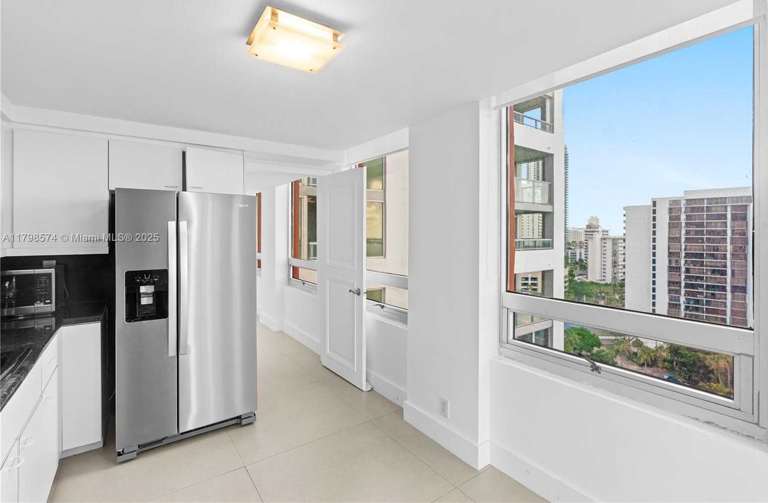 Small Image of 1541 BRICKELL AVE #C1607, Miami Number 15