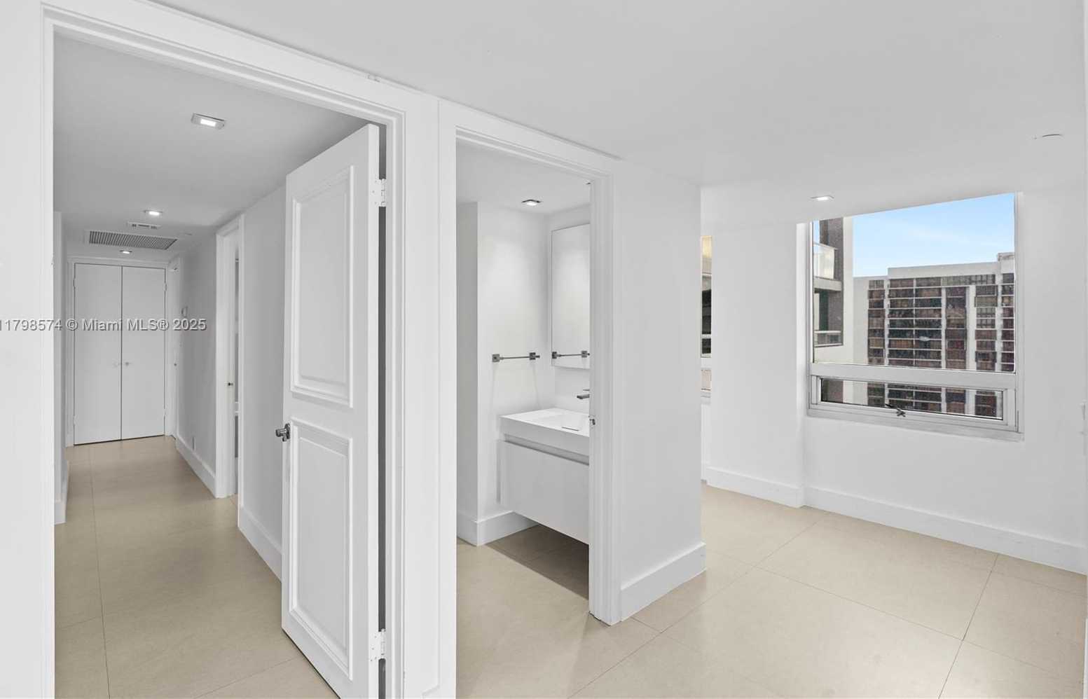 Small Image of 1541 BRICKELL AVE #C1607, Miami Number 17