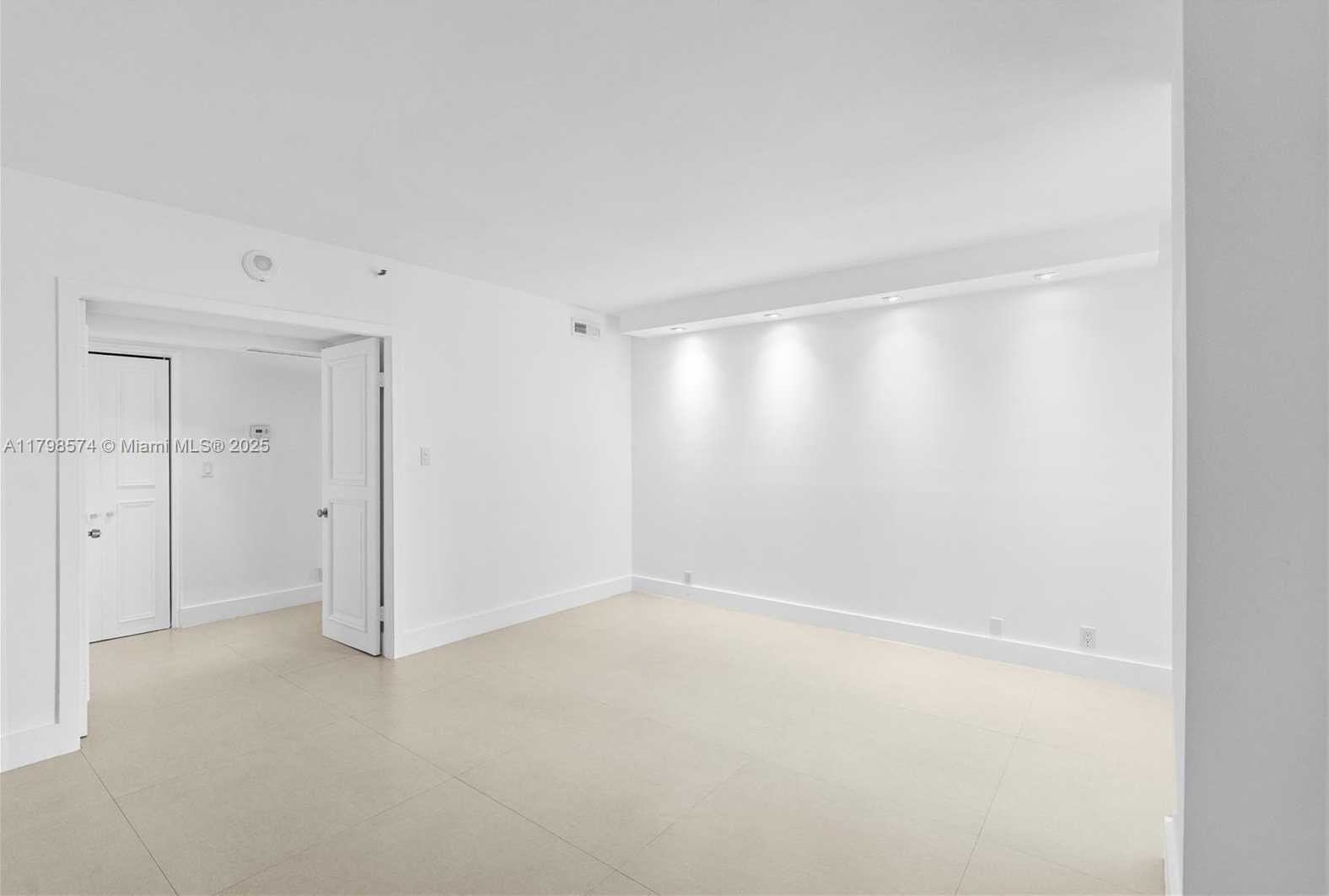 Small Image of 1541 BRICKELL AVE #C1607, Miami Number 27