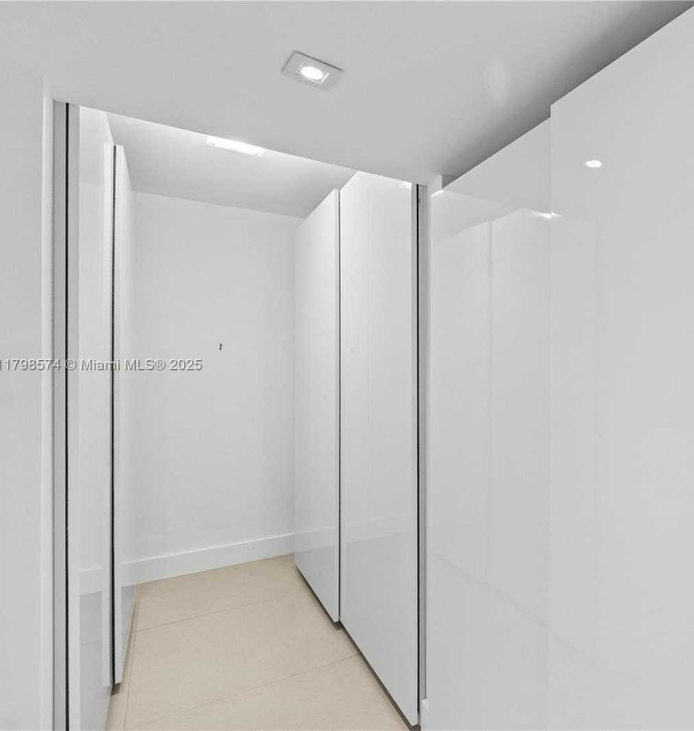Small Image of 1541 BRICKELL AVE #C1607, Miami Number 29