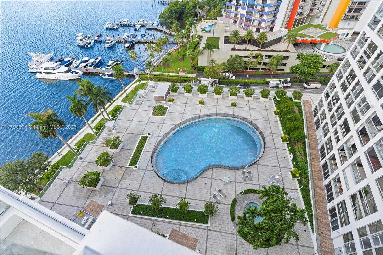 Small Image of 1541 BRICKELL AVE #C1607, Miami Number 36
