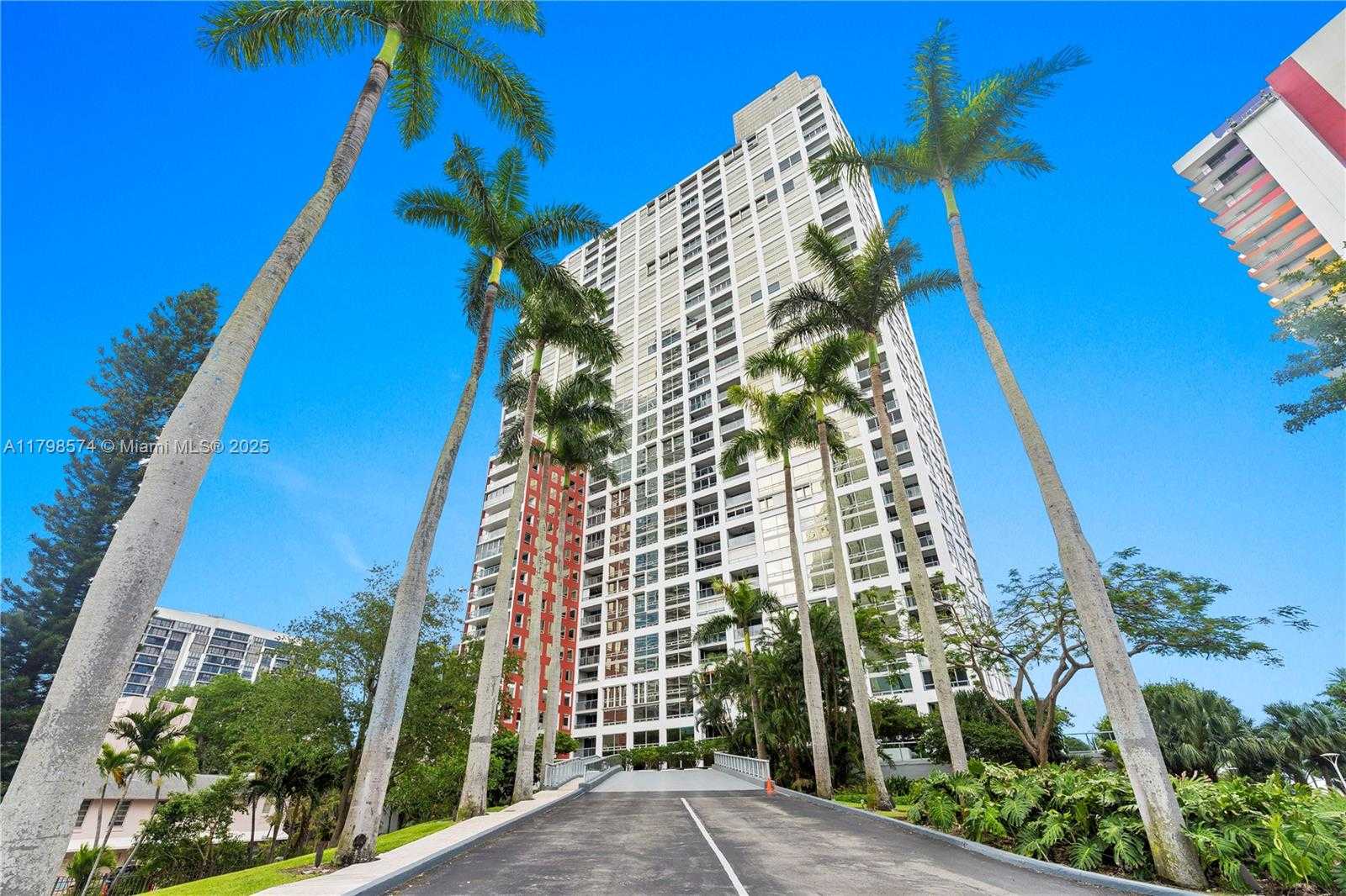 Small Image of 1541 BRICKELL AVE #C1607, Miami Number 53