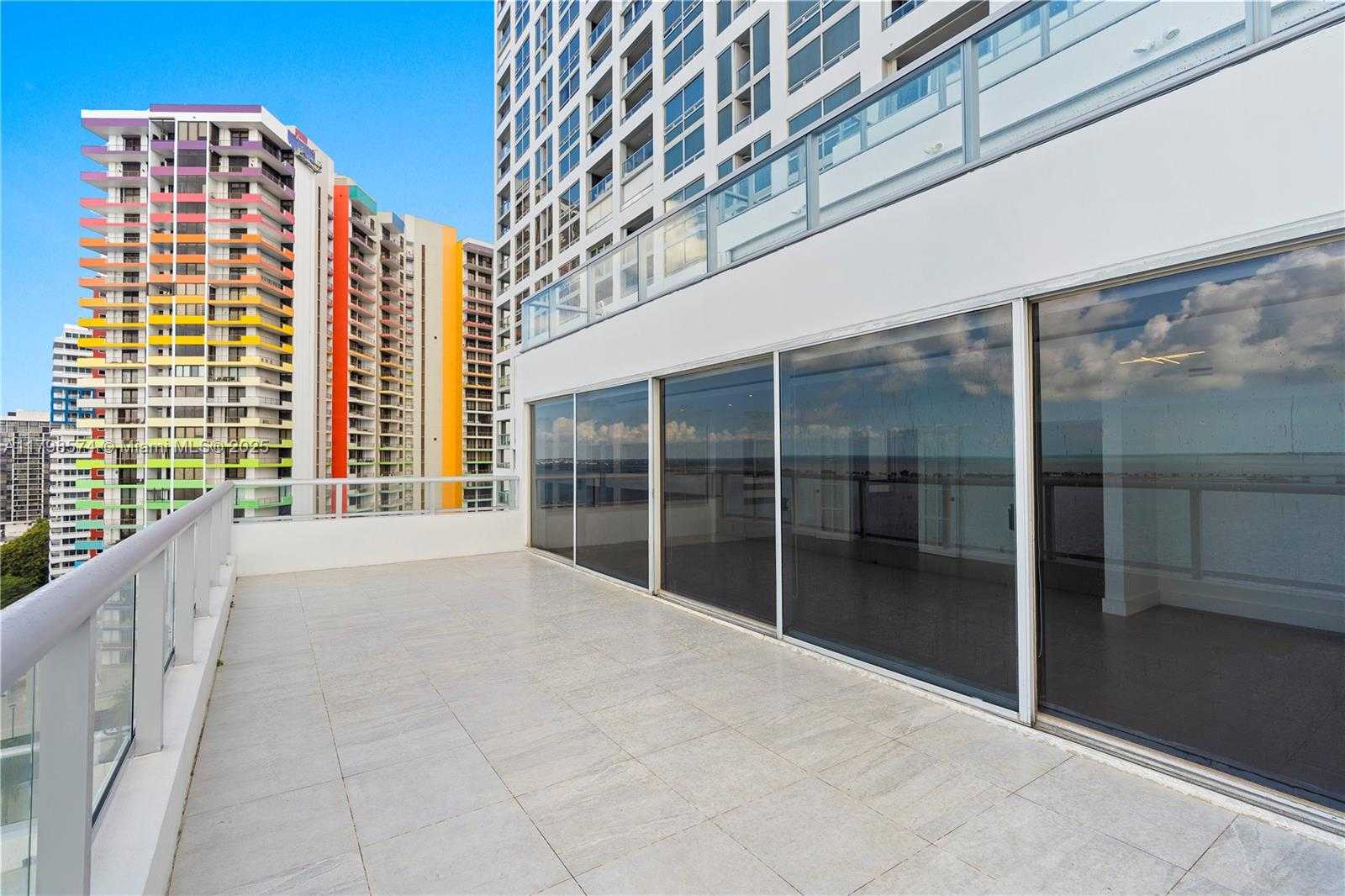 Small Image of 1541 BRICKELL AVE #C1607, Miami Number 8