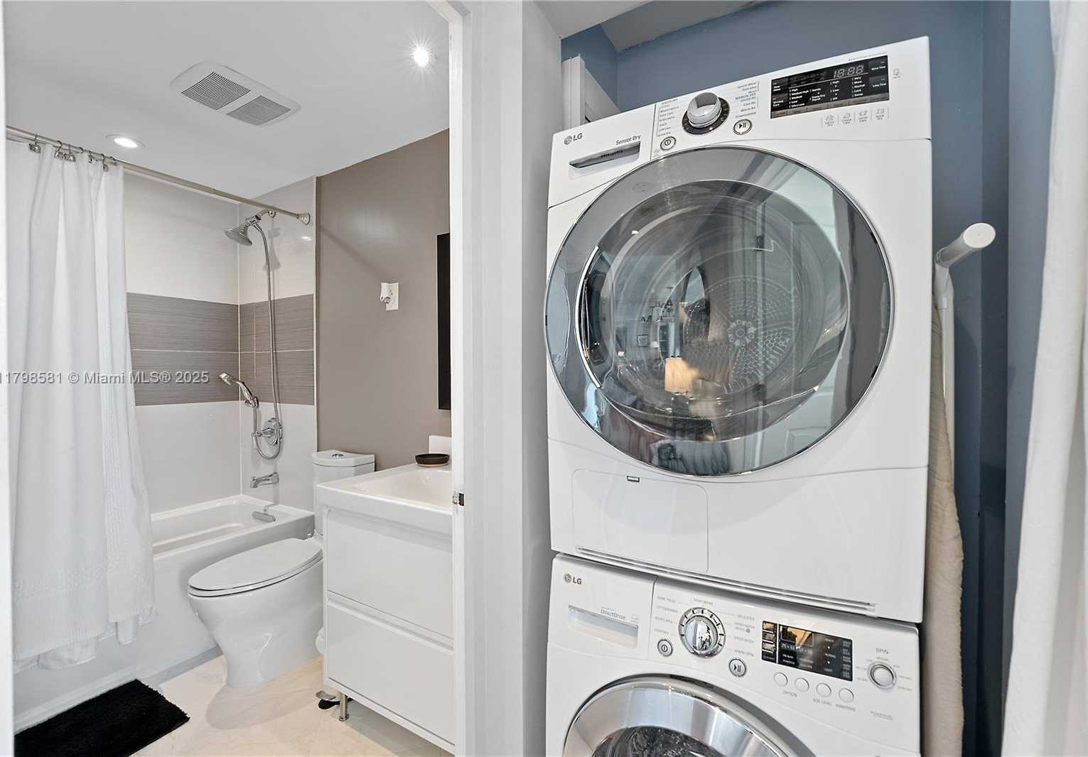 Small Image of 1408 BRICKELL BAY DR #1403, Miami Number 20