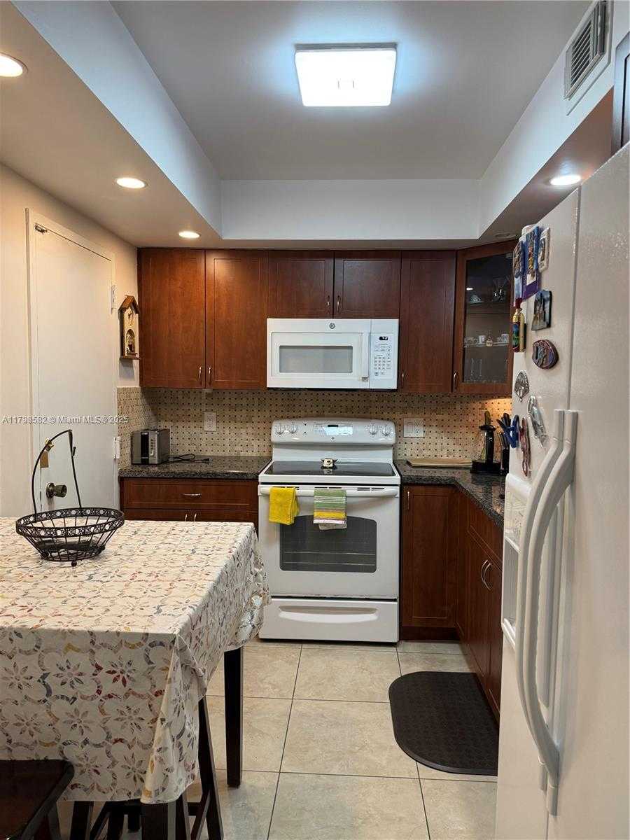 Small Image of 1980 SOUTH OCEAN DR #6K, Hallandale Beach Number 10