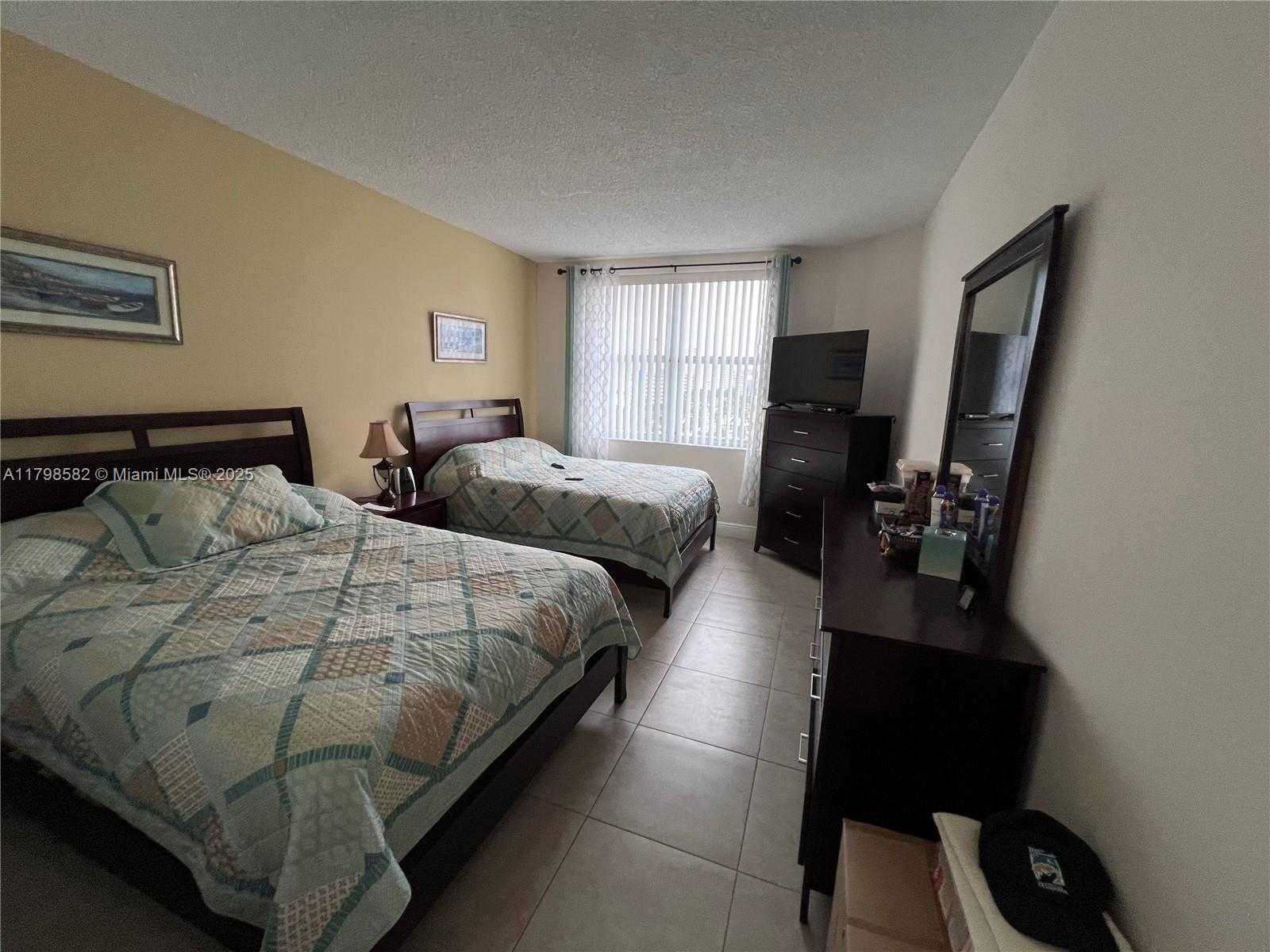 Small Image of 1980 SOUTH OCEAN DR #6K, Hallandale Beach Number 12