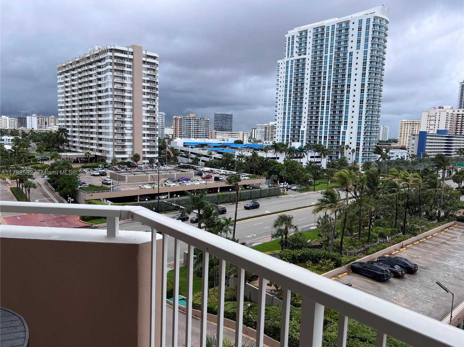 Small Image of 1980 SOUTH OCEAN DR #6K, Hallandale Beach Number 3