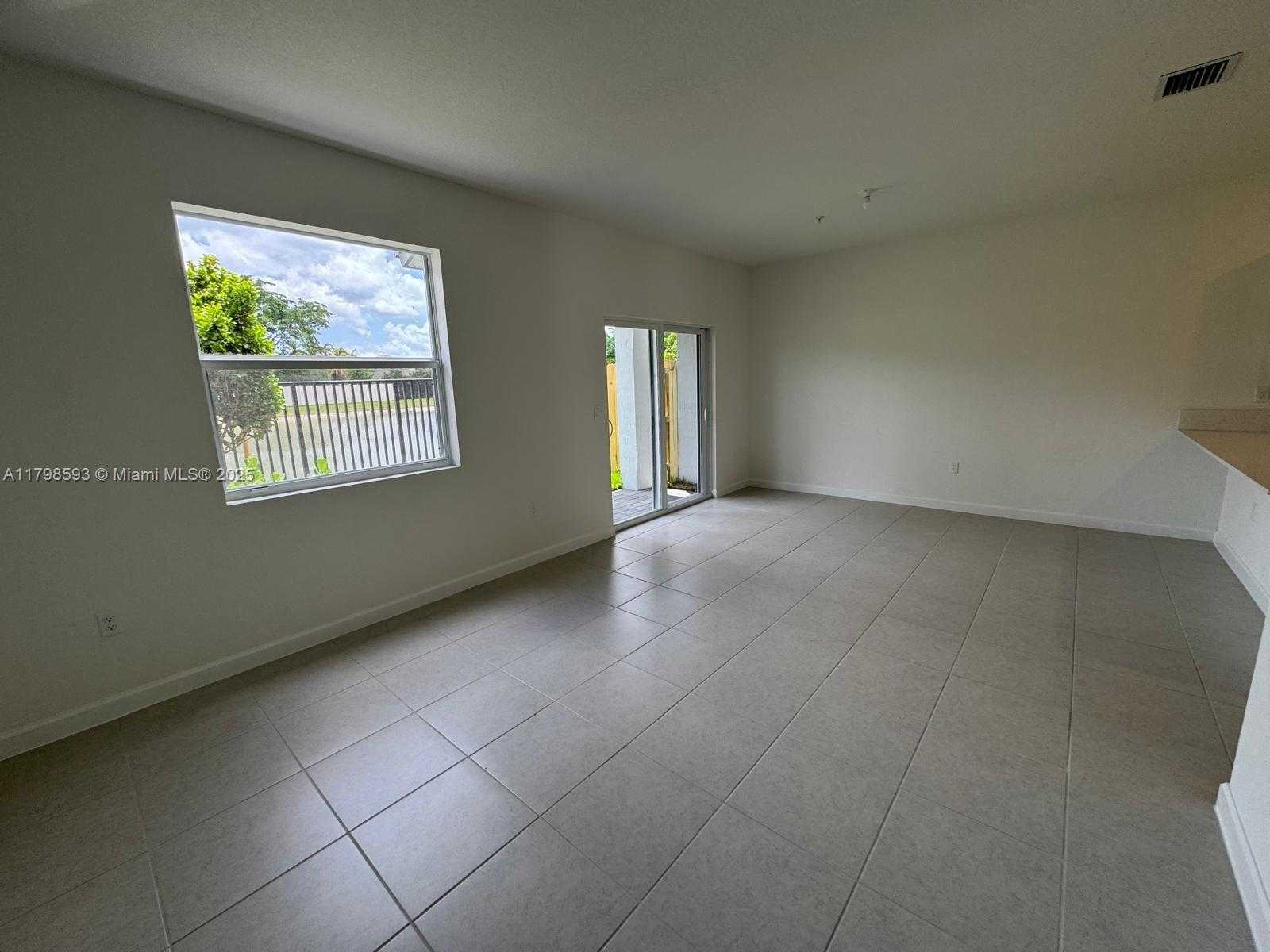 Small Image of 18410 SOUTH WEST 2ND ST, Pembroke Pines Number 4