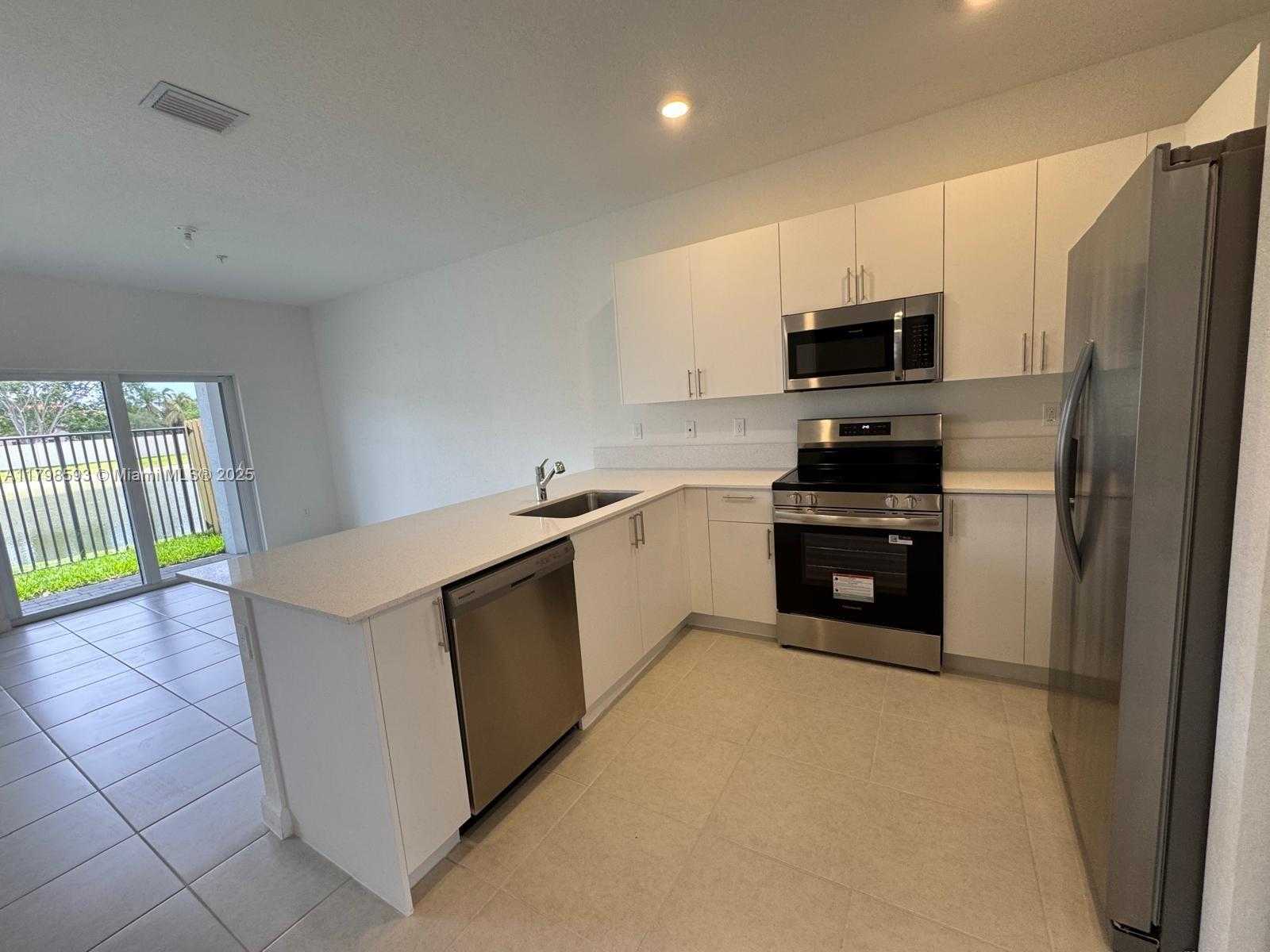 Small Image of 18410 SOUTH WEST 2ND ST, Pembroke Pines Number 7