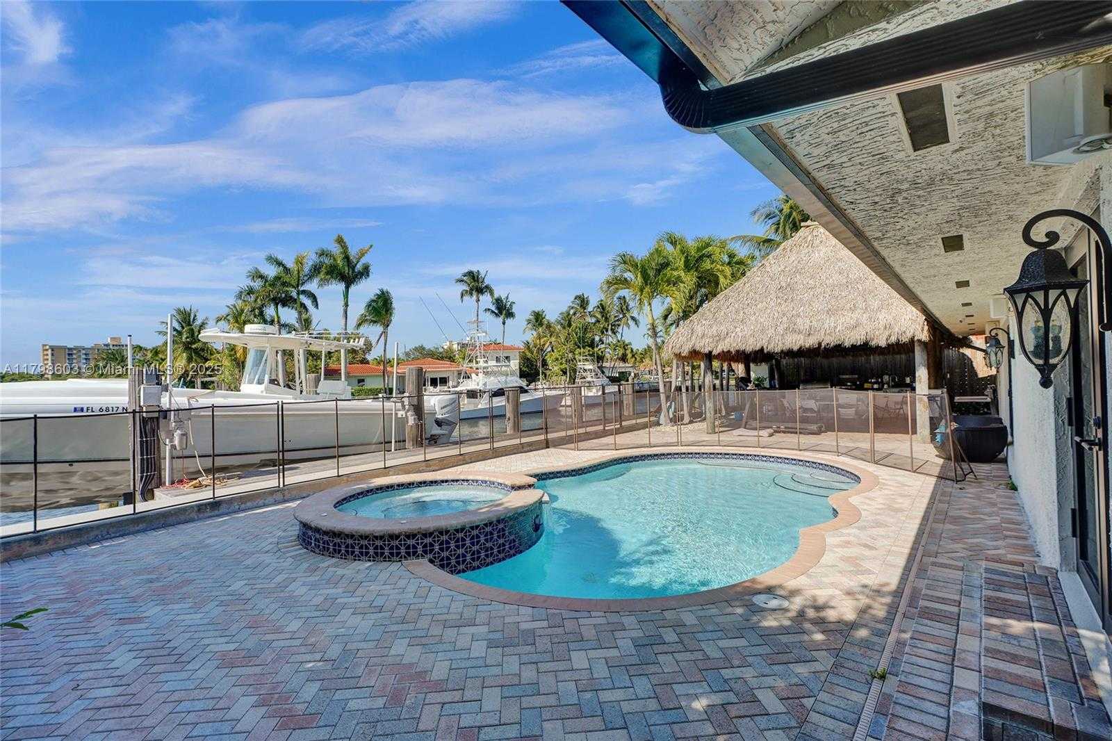 Small Image of 2075 IXORA RD, North Miami Number 11