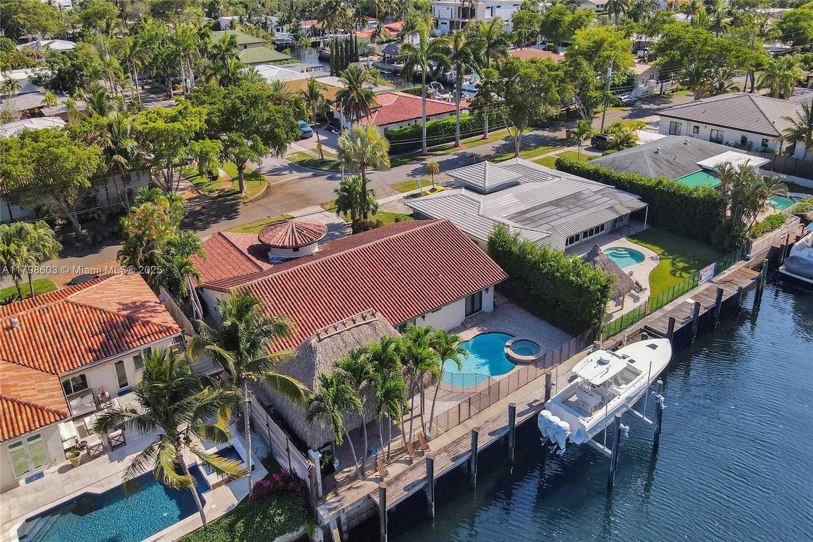 Small Image of 2075 IXORA RD, North Miami Number 2